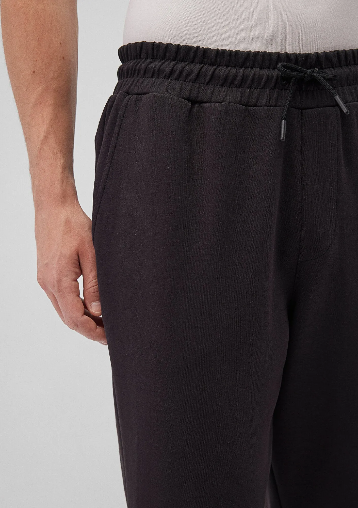 Black Basic Sweatpants