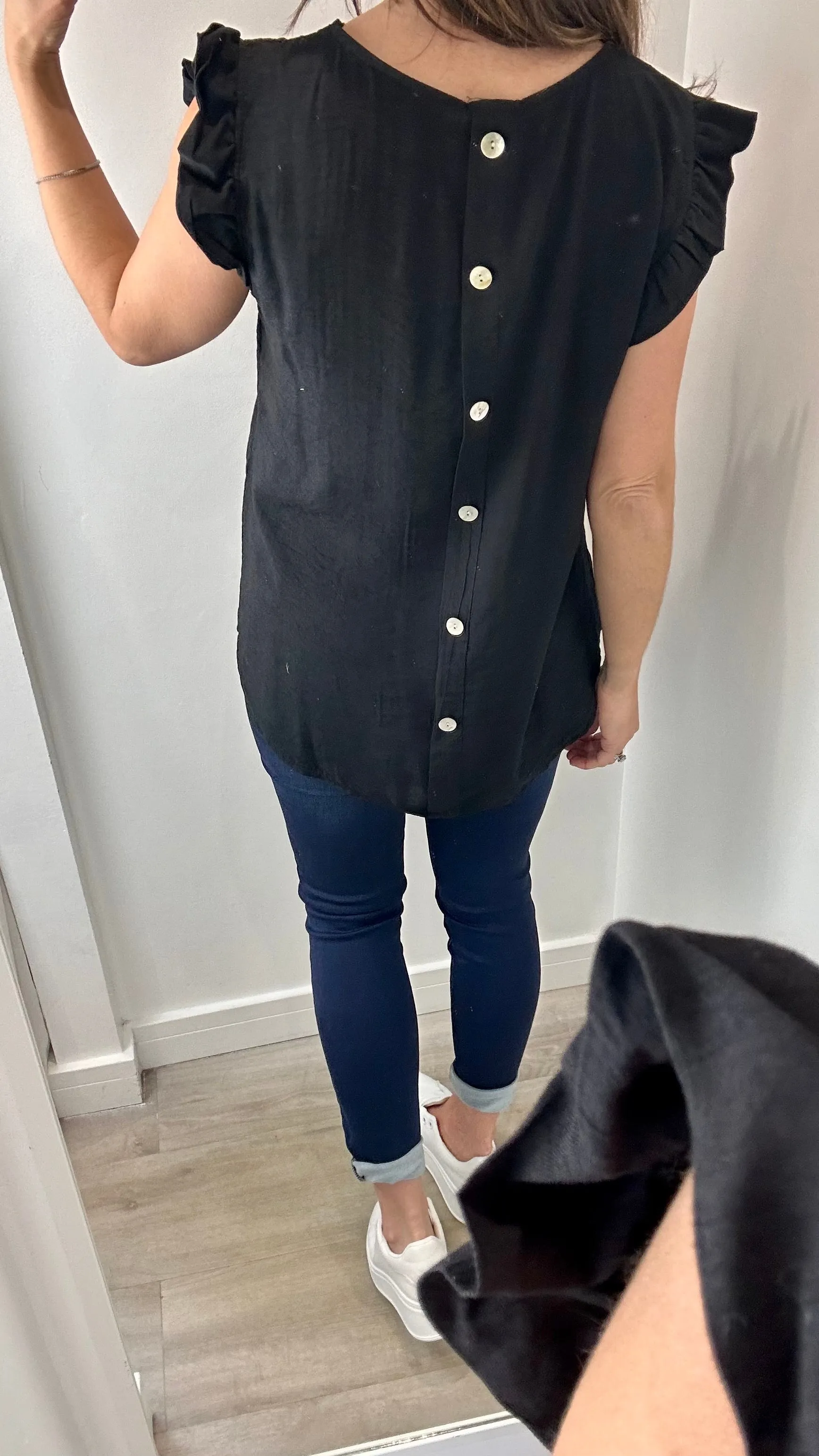 BLACK BUTTON BACK TOP