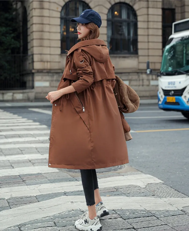 Cozy Women's Windproof Parka Featuring a Relaxed-Fit and Quilted Construction
