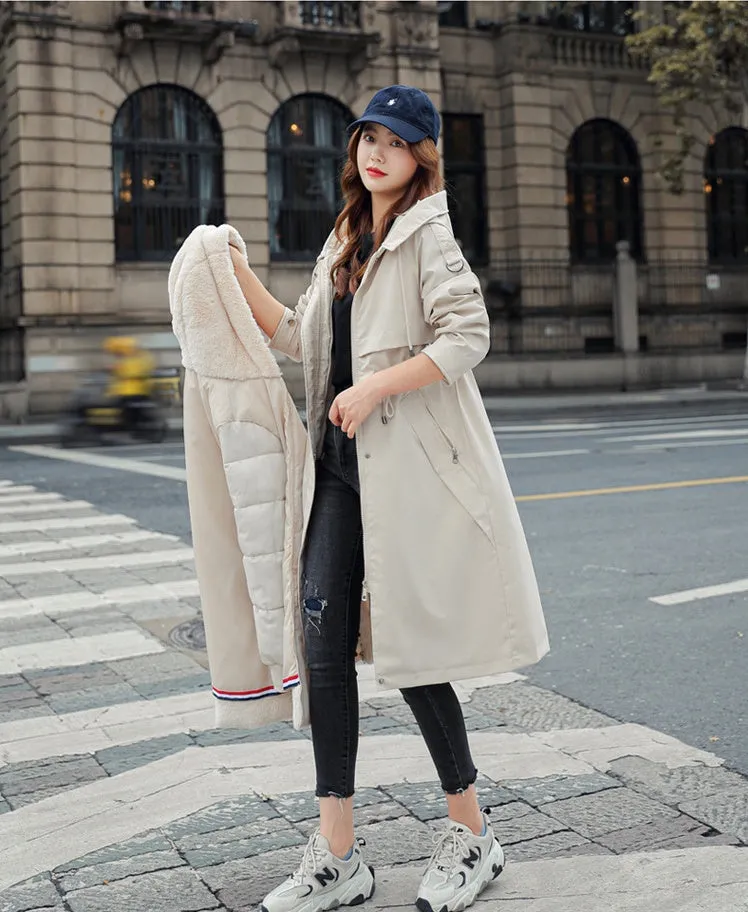 Cozy Women's Windproof Parka Featuring a Relaxed-Fit and Quilted Construction