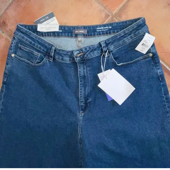 DL1961 Hepburn Raw Hem Wide Leg Pants in VIntage Blue, Size 20 NWT