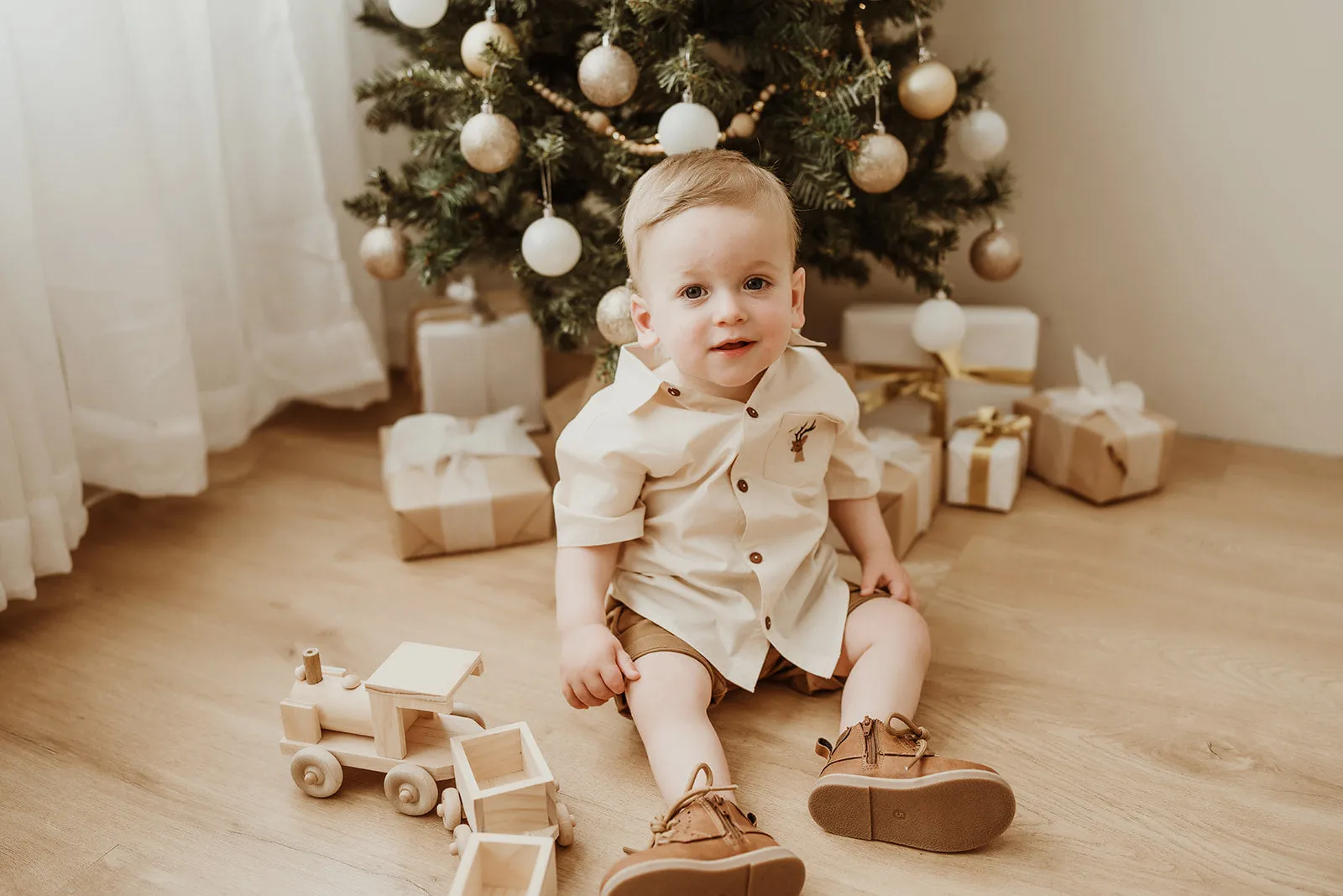 ELIJAH CHRISTMAS BUTTON UP