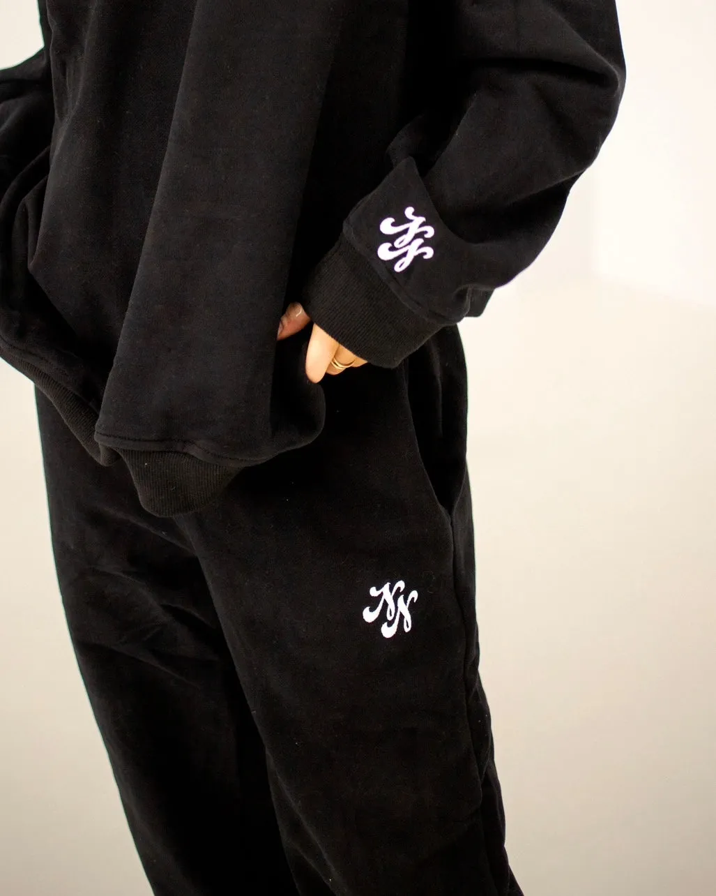 essential sweatpant - black