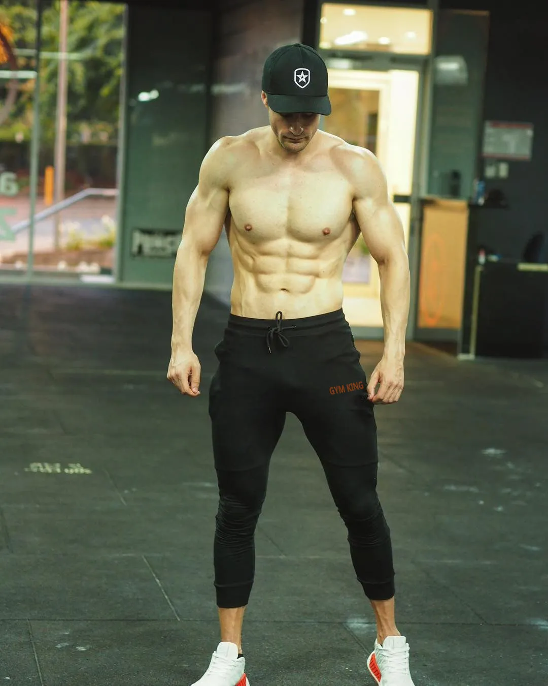 Men's Essential Tapered Sweat-Pants V2