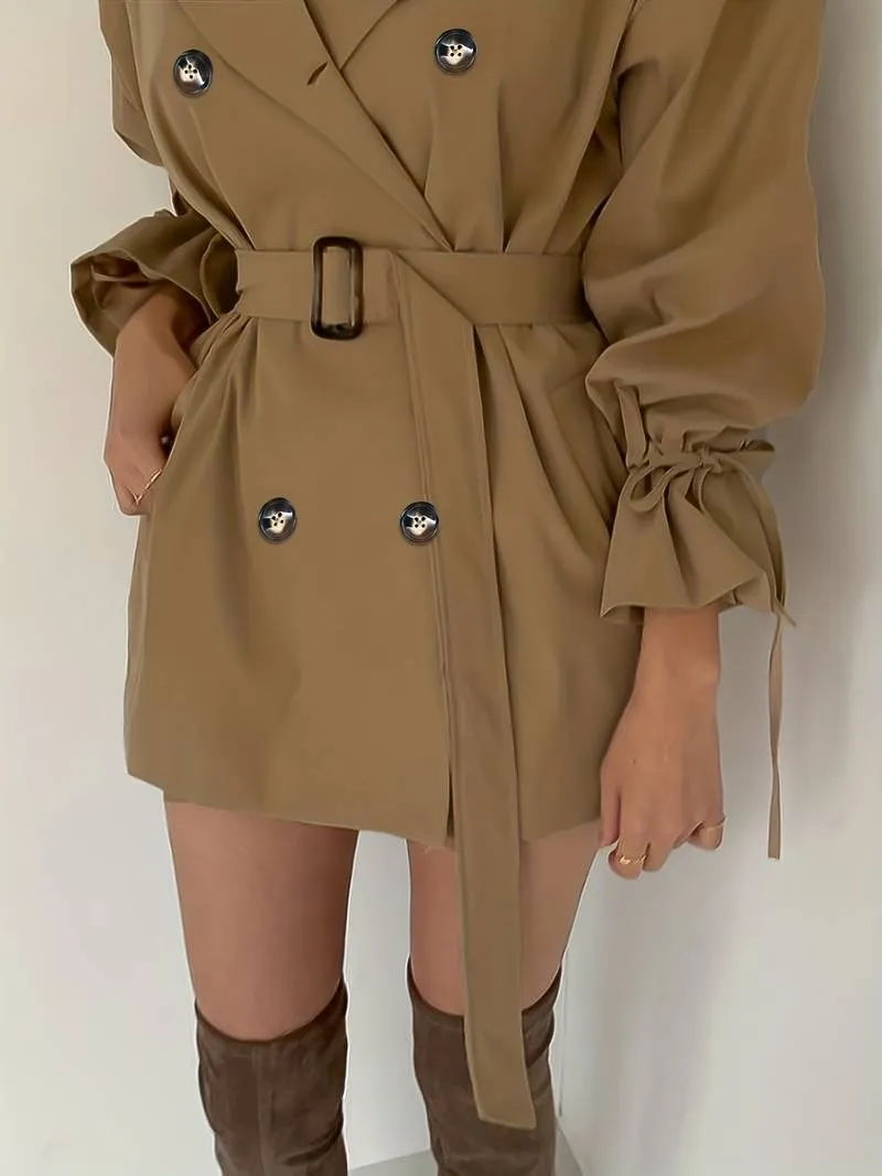 Mid-length, double-breasted trench coat with collar and belt - High-quality craftsmanship for durability - Perfect for chilly days