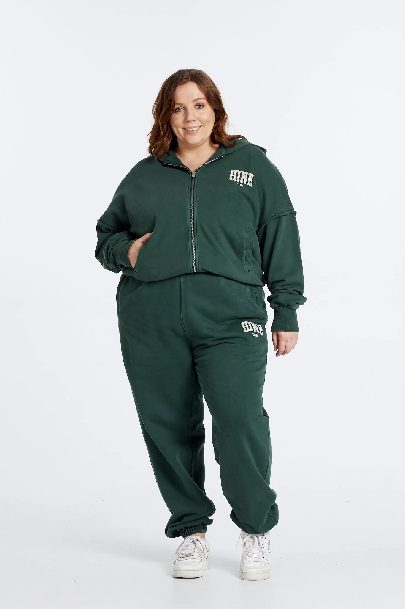 OVERSIZED WASHED TRACKPANTS PINE