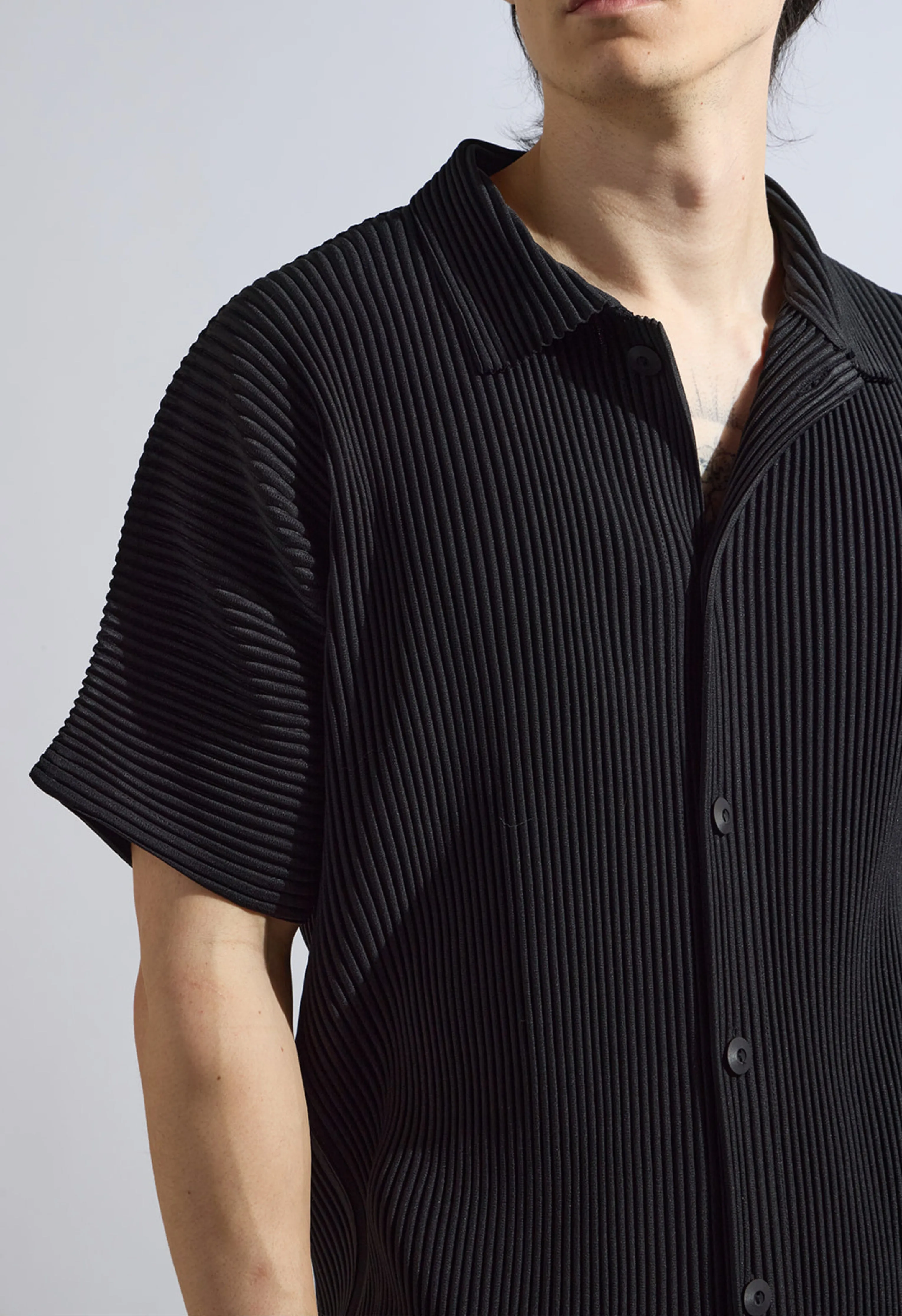 Pleated Short Sleeve Button Down in Black