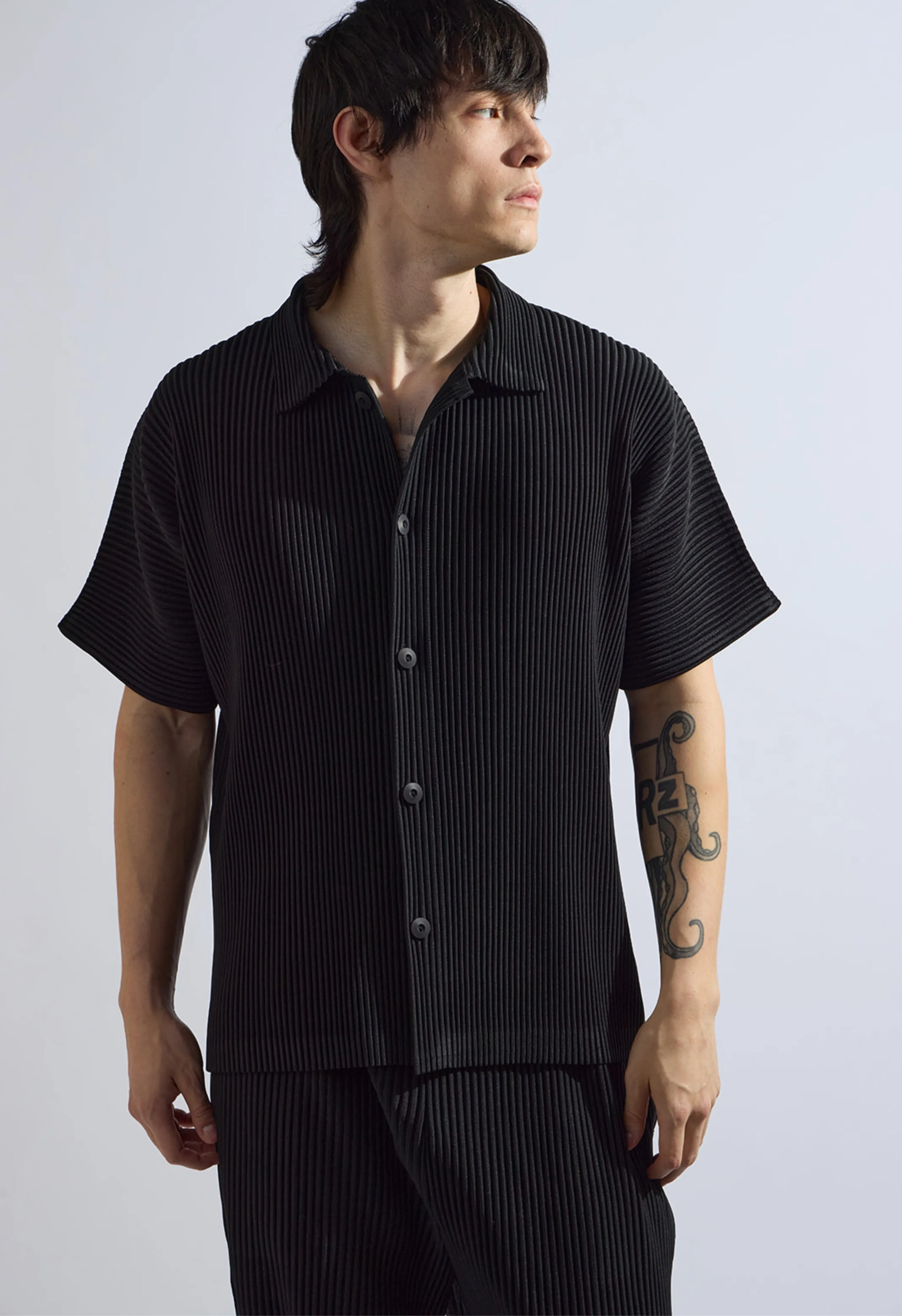 Pleated Short Sleeve Button Down in Black