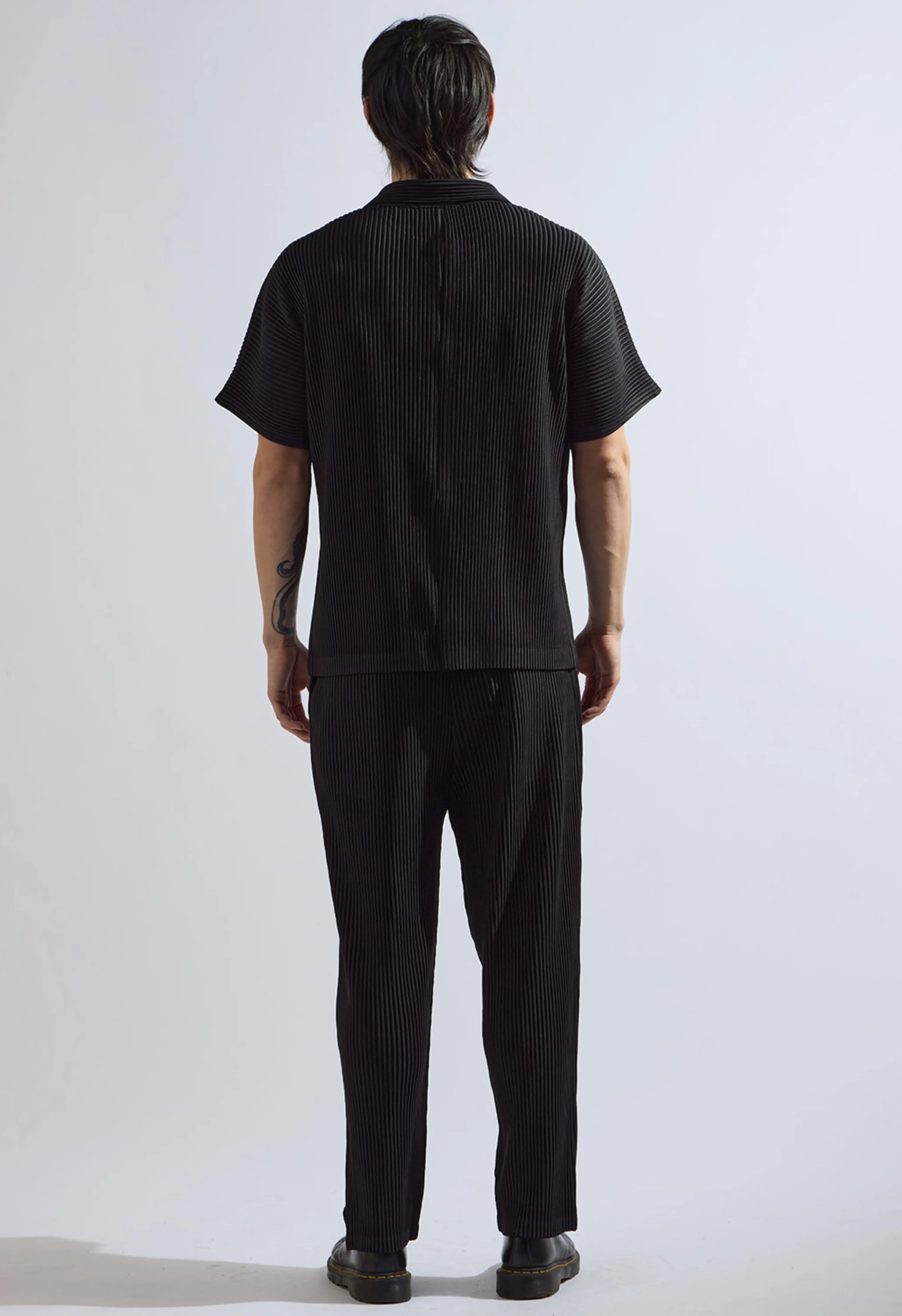 Pleated Short Sleeve Button Down in Black