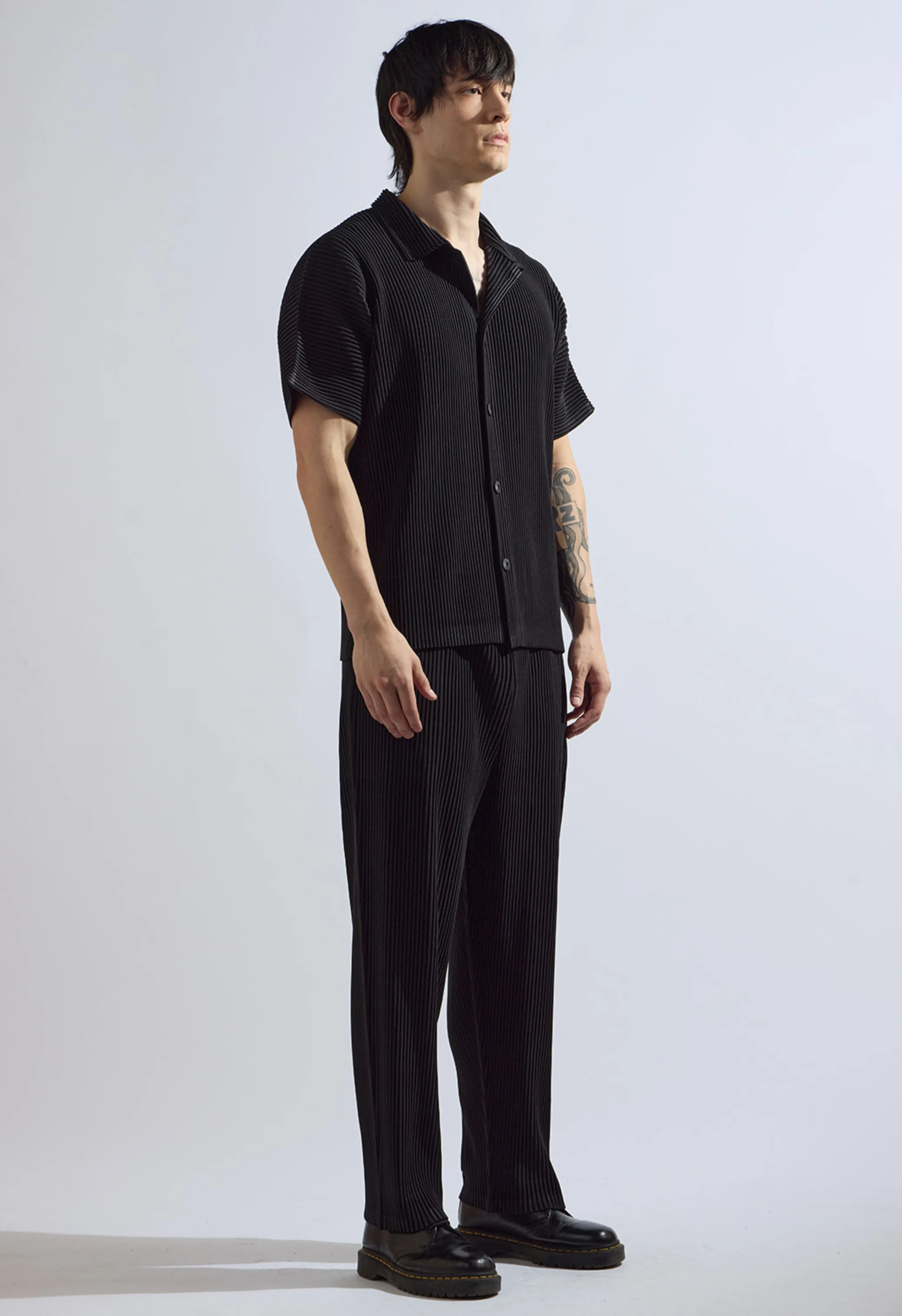 Pleated Short Sleeve Button Down in Black