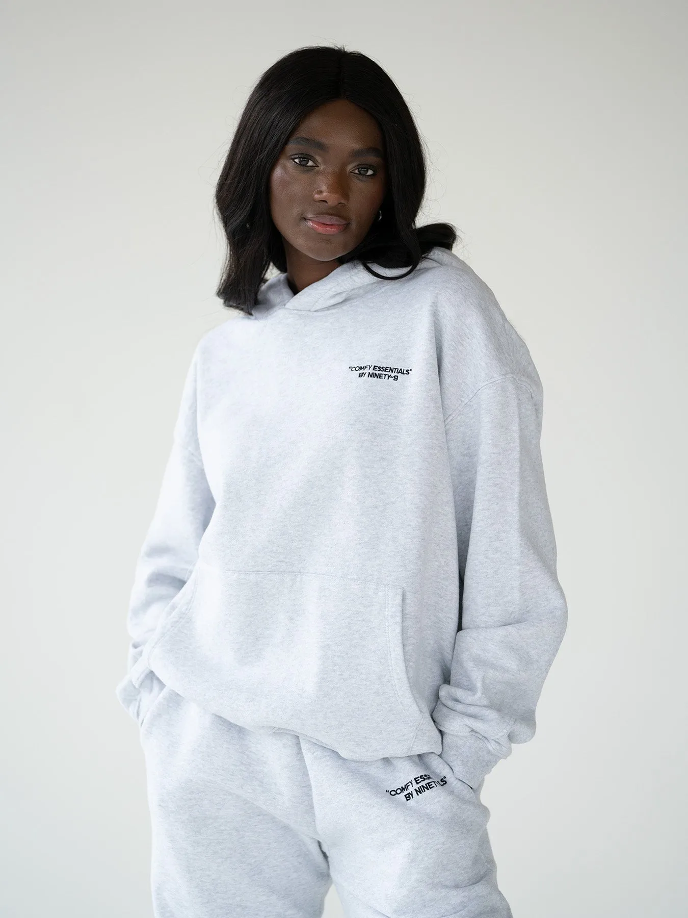 SET - ESSENTIALS - HOODIE AND SWEATPANTS • LIGHT GREY