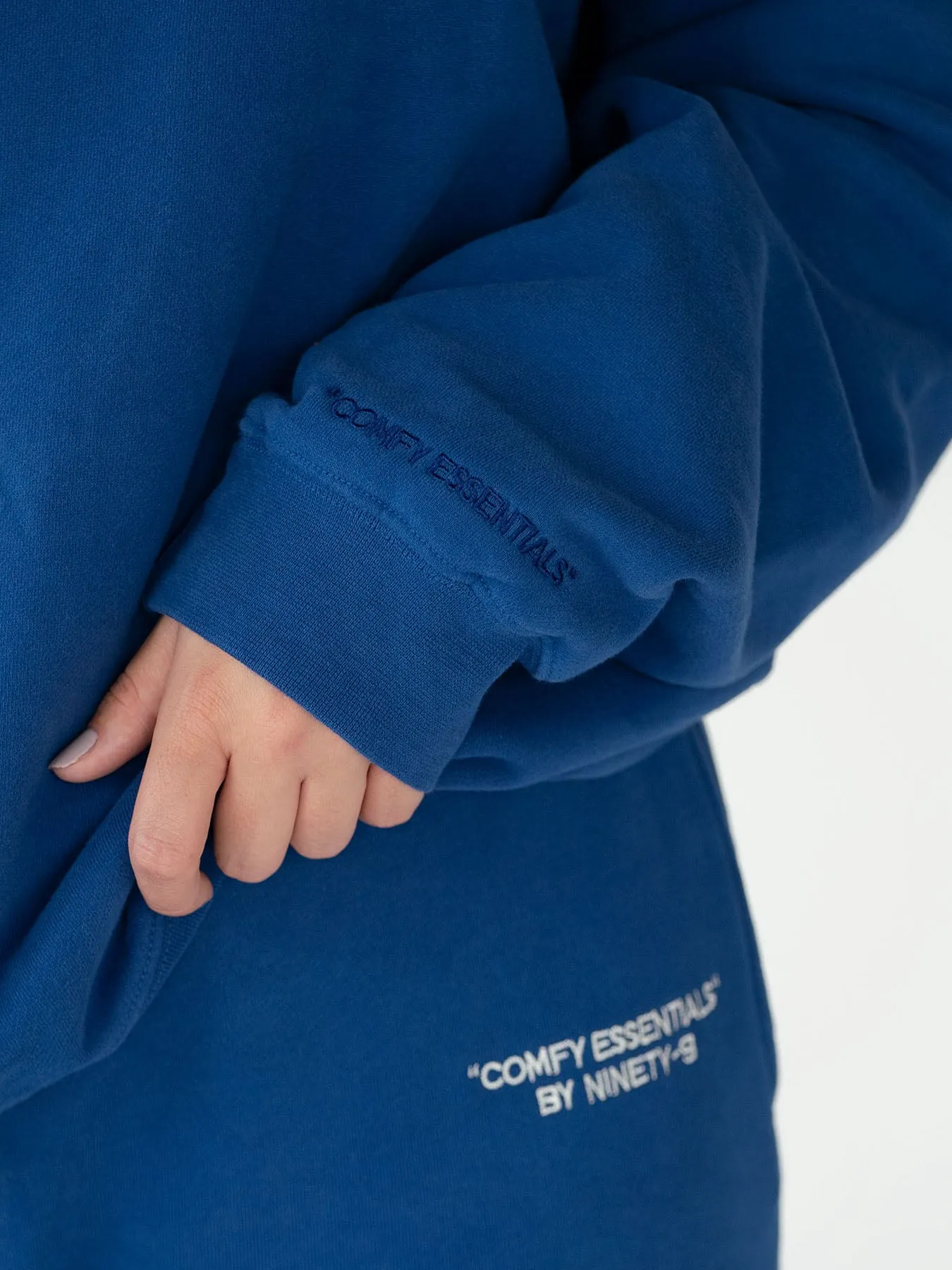 SET - ESSENTIALS - SWEATSHIRT AND SWEATPANTS • CLASSIC BLUE