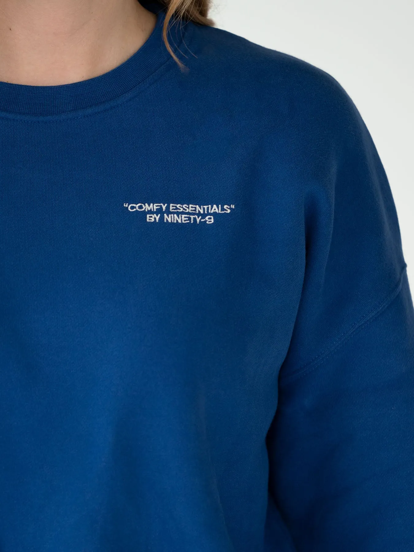 SET - ESSENTIALS - SWEATSHIRT AND SWEATPANTS • CLASSIC BLUE