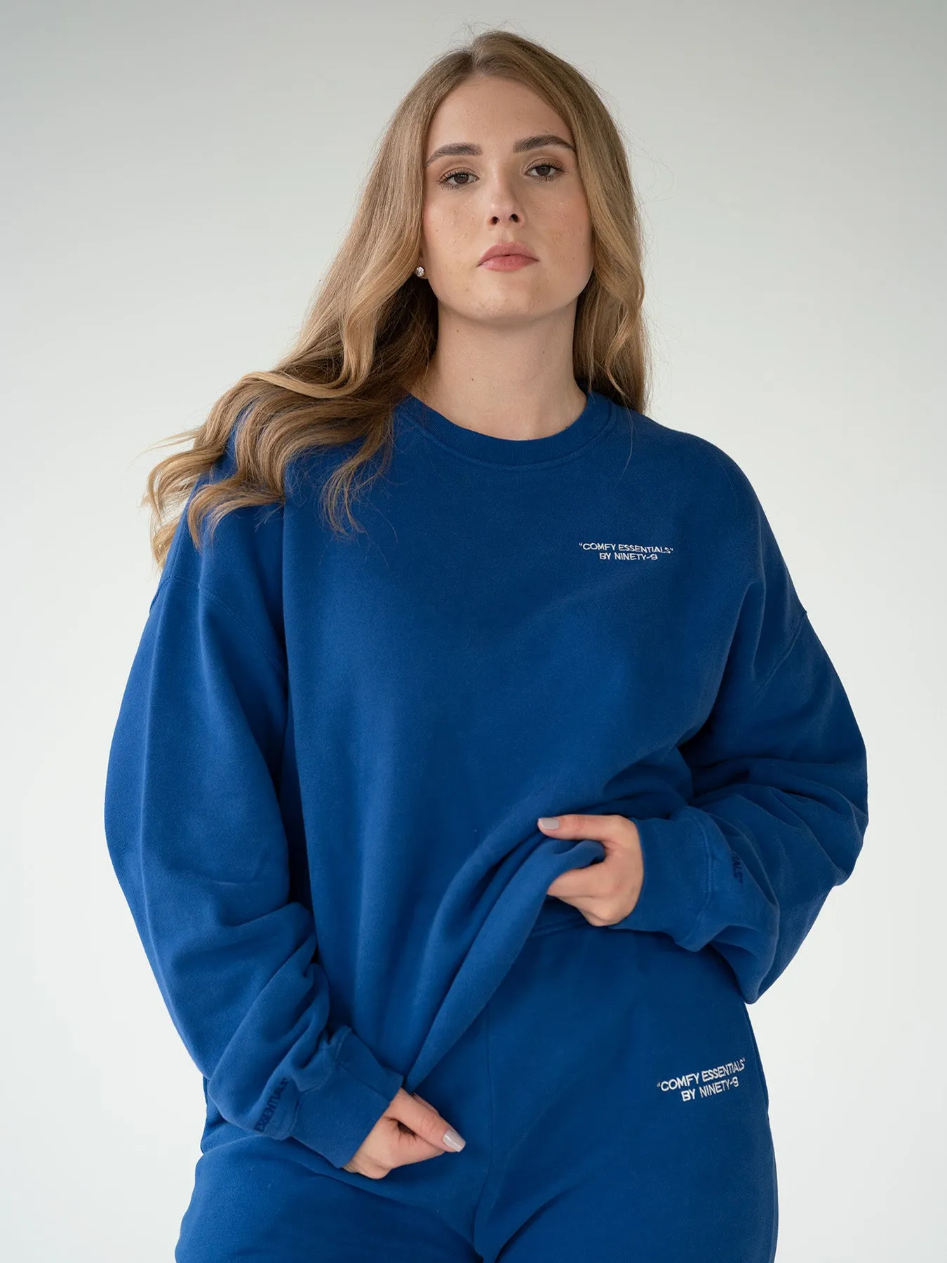SET - ESSENTIALS - SWEATSHIRT AND SWEATPANTS • CLASSIC BLUE