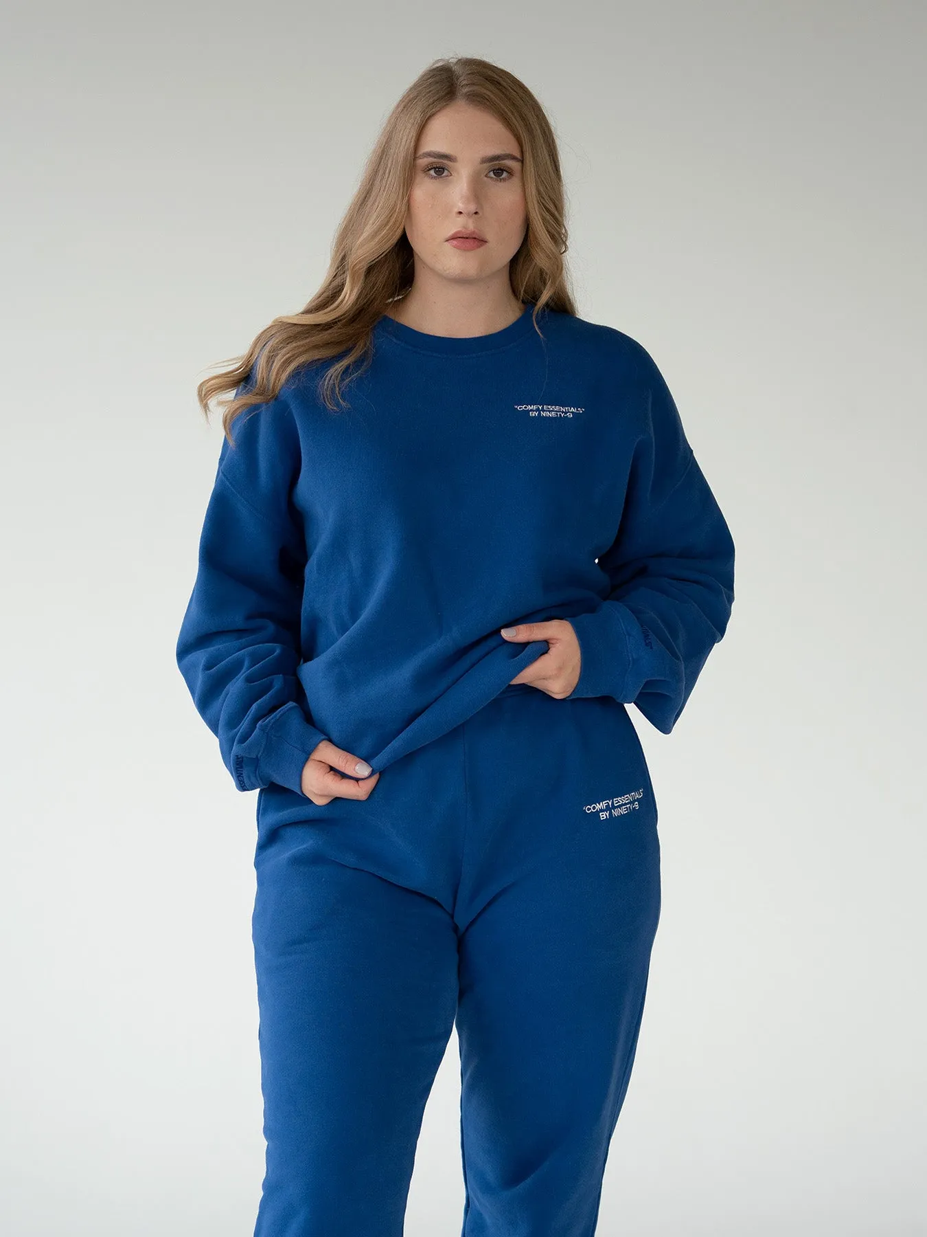 SET - ESSENTIALS - SWEATSHIRT AND SWEATPANTS • CLASSIC BLUE
