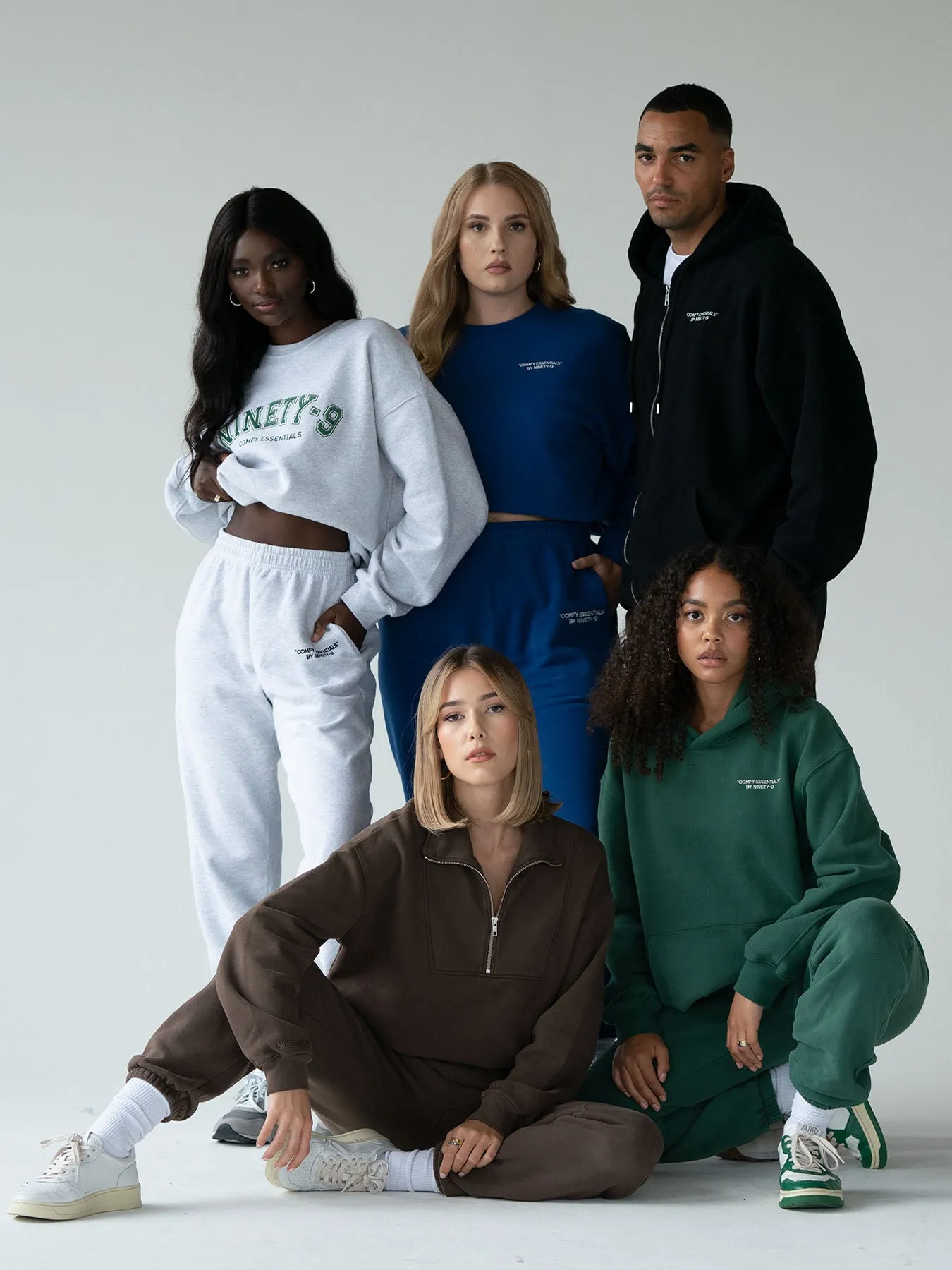 SET - ESSENTIALS - SWEATSHIRT AND SWEATPANTS • CLASSIC BLUE
