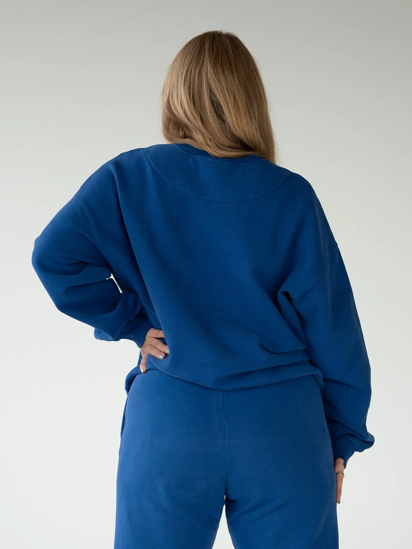 SET - ESSENTIALS - SWEATSHIRT AND SWEATPANTS • CLASSIC BLUE
