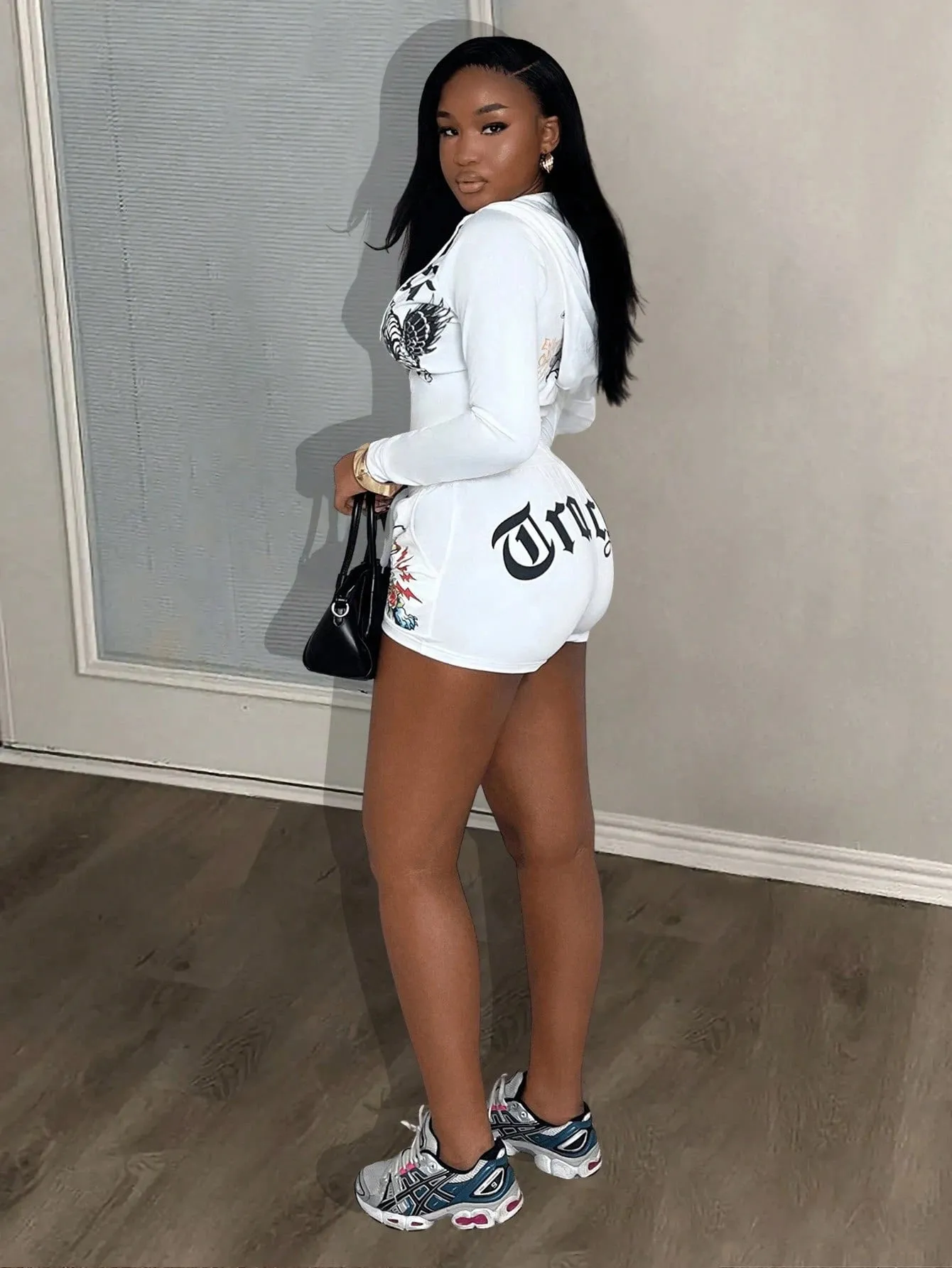 Slaydiva New Spring and Summer Casual Street Hooded Long-Sleeved Zipper Sweatshirt Cardigan   Slim Shorts Slogan Skull Print White Women'S Two-Piece Set-B