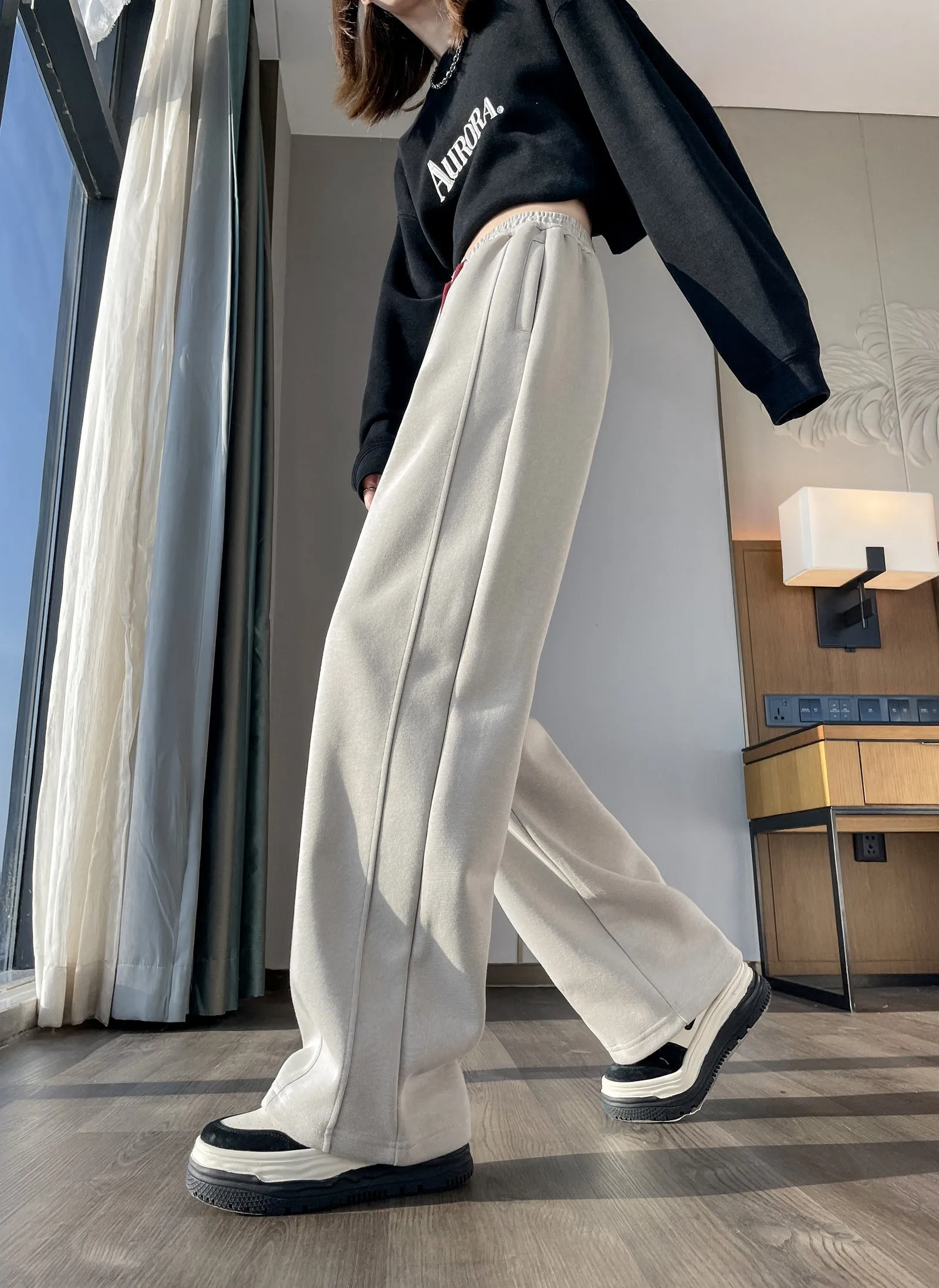 Solid Color Straight-leg Sweatpants with Drawstring Waist