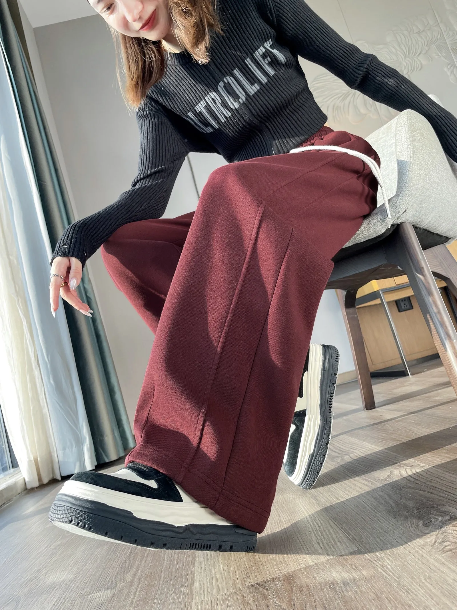 Solid Color Straight-leg Sweatpants with Drawstring Waist
