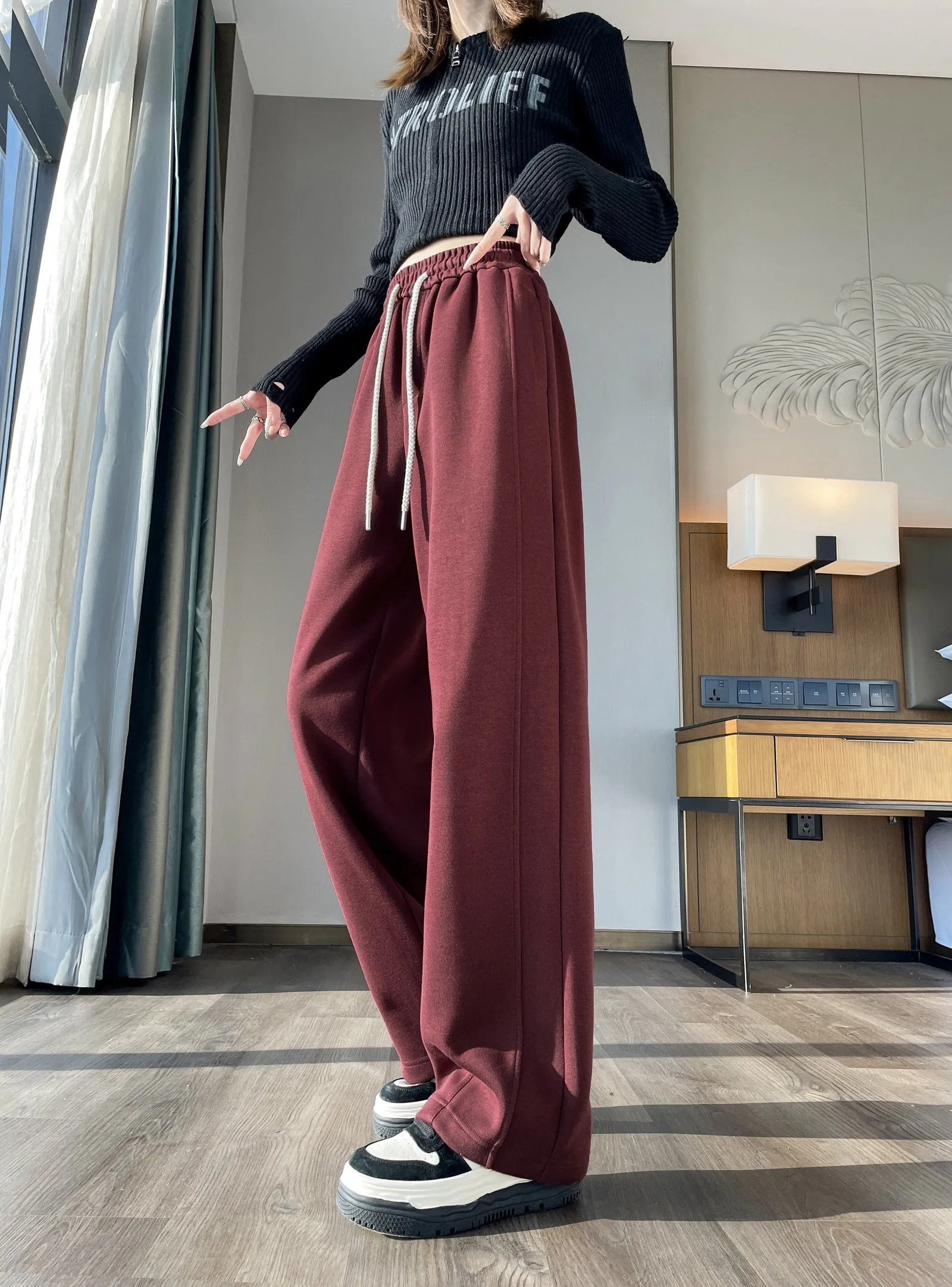 Solid Color Straight-leg Sweatpants with Drawstring Waist