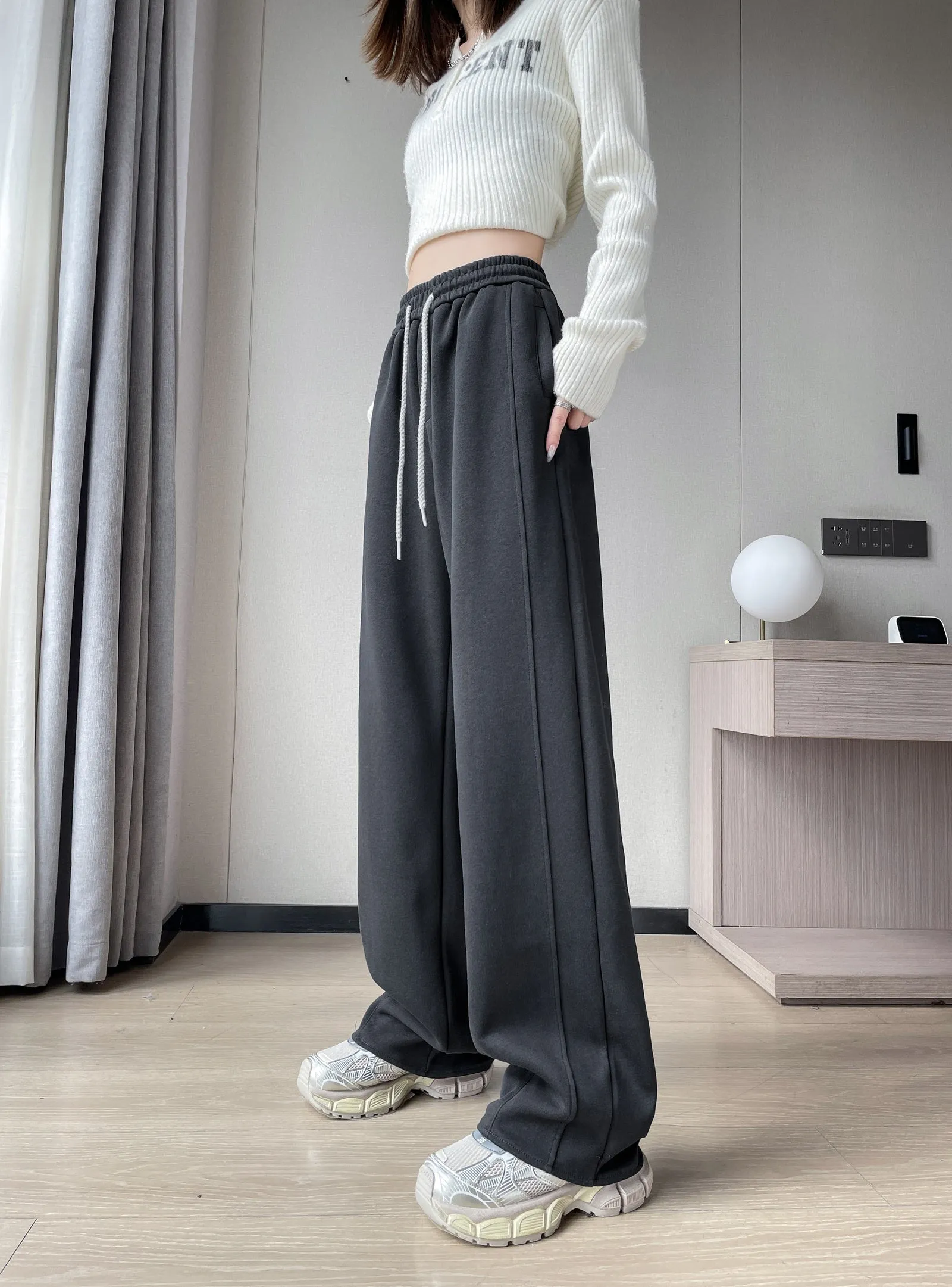 Solid Color Straight-leg Sweatpants with Drawstring Waist