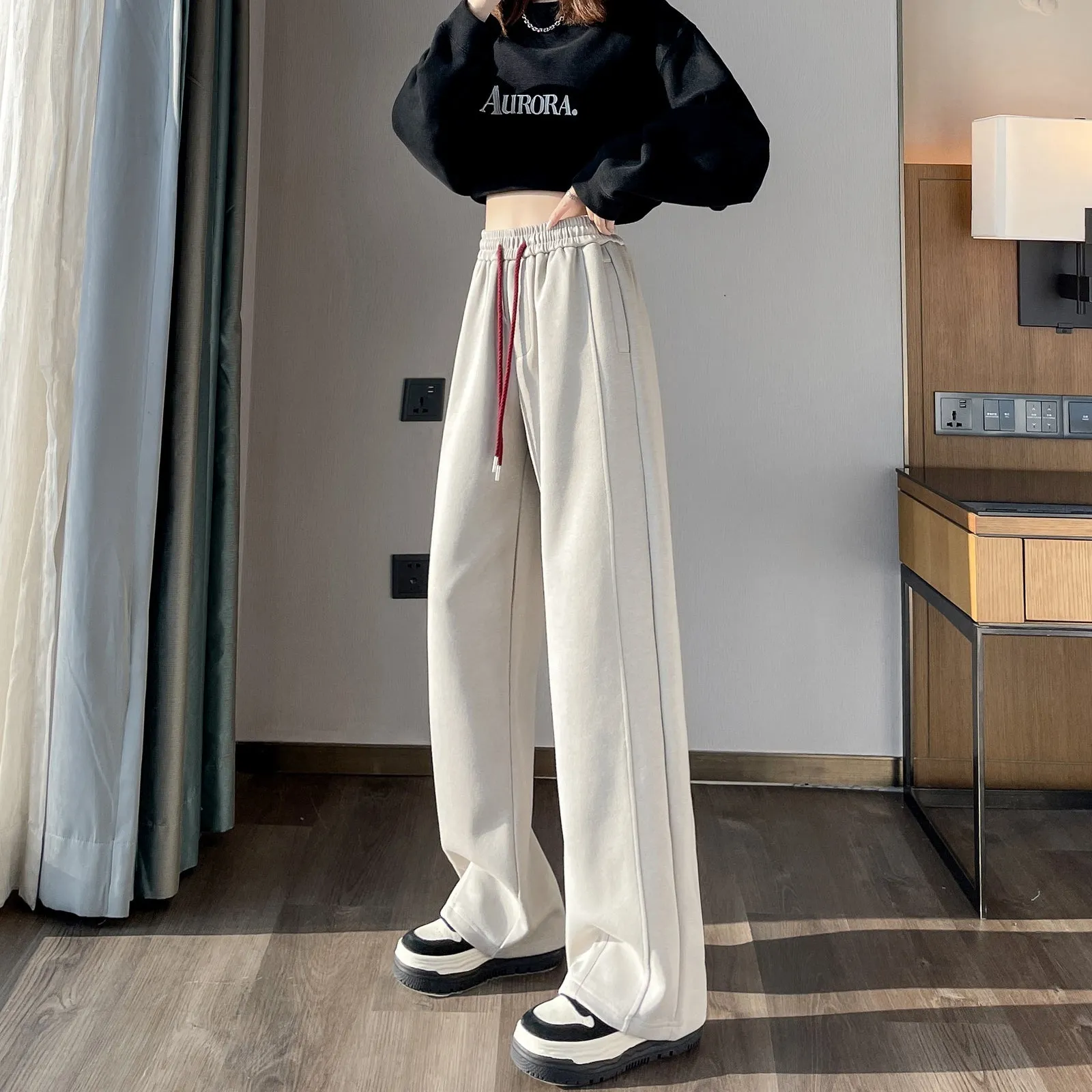 Solid Color Straight-leg Sweatpants with Drawstring Waist