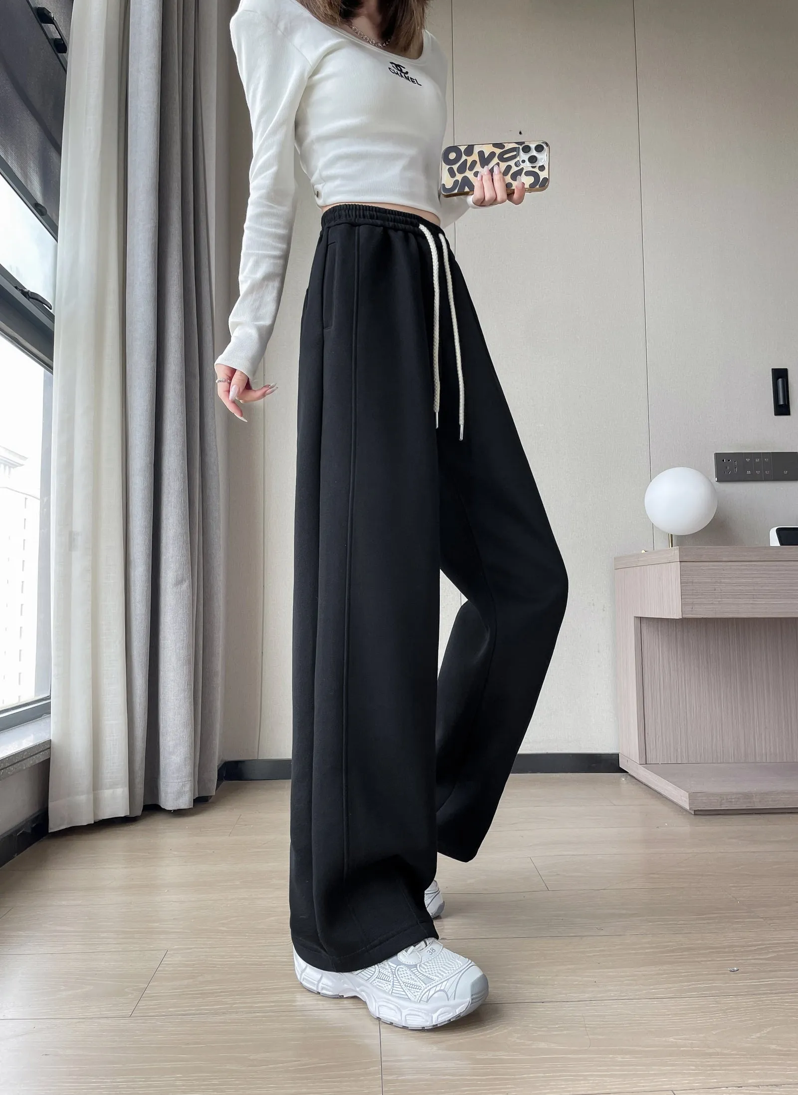 Solid Color Straight-leg Sweatpants with Drawstring Waist