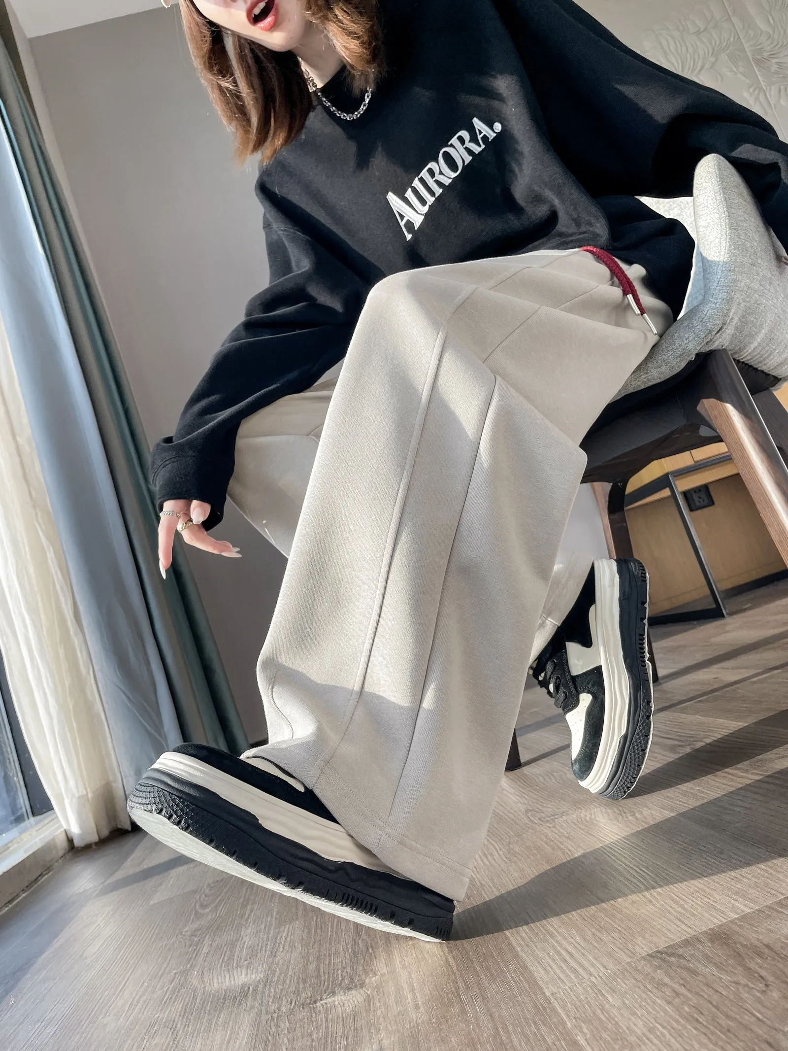 Solid Color Straight-leg Sweatpants with Drawstring Waist
