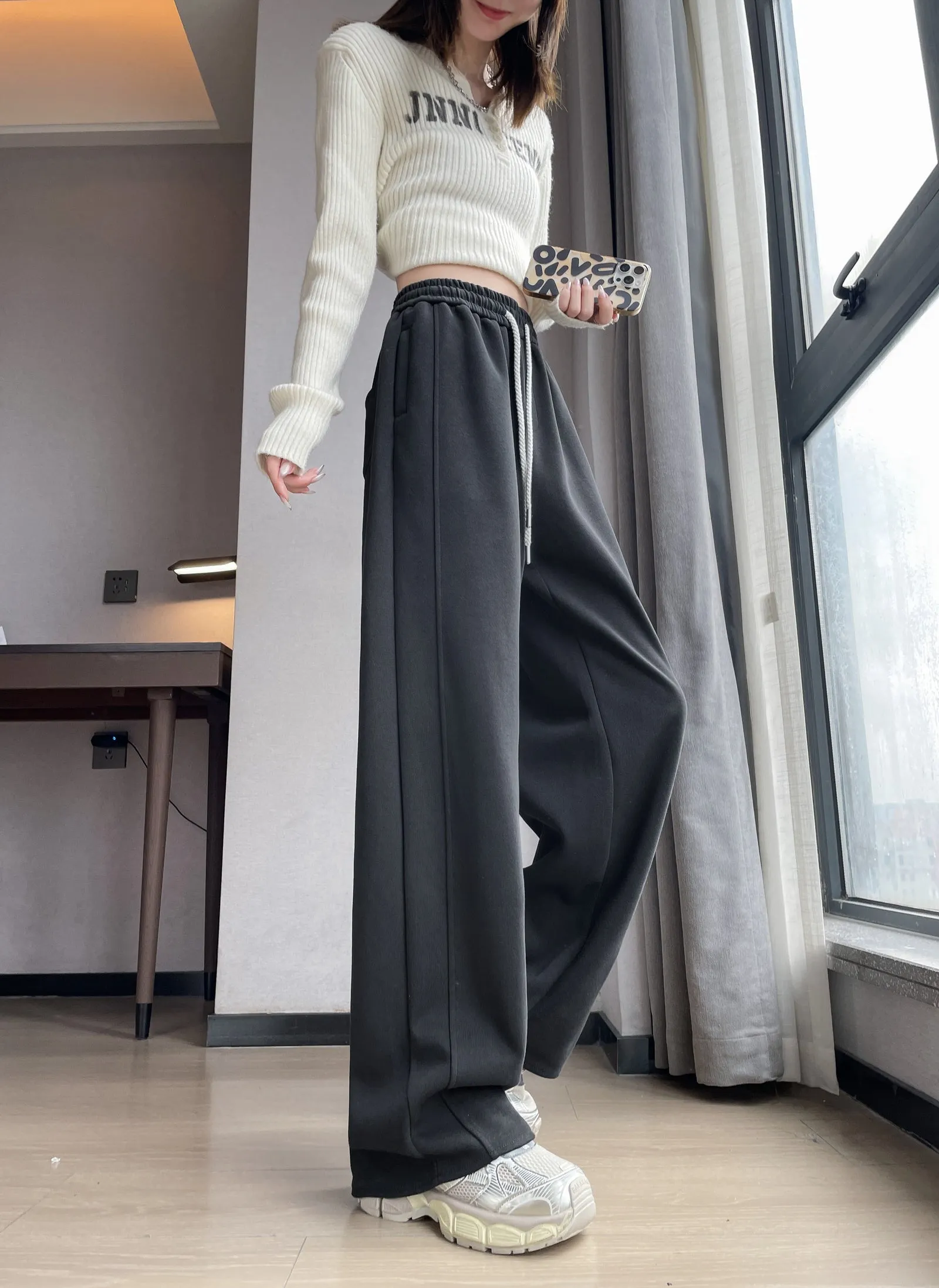Solid Color Straight-leg Sweatpants with Drawstring Waist