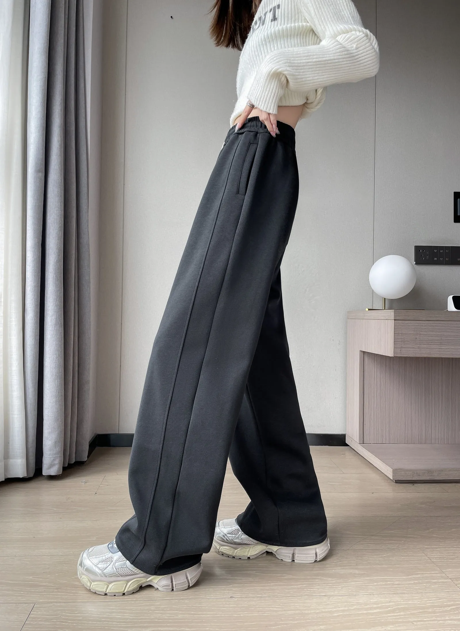 Solid Color Straight-leg Sweatpants with Drawstring Waist
