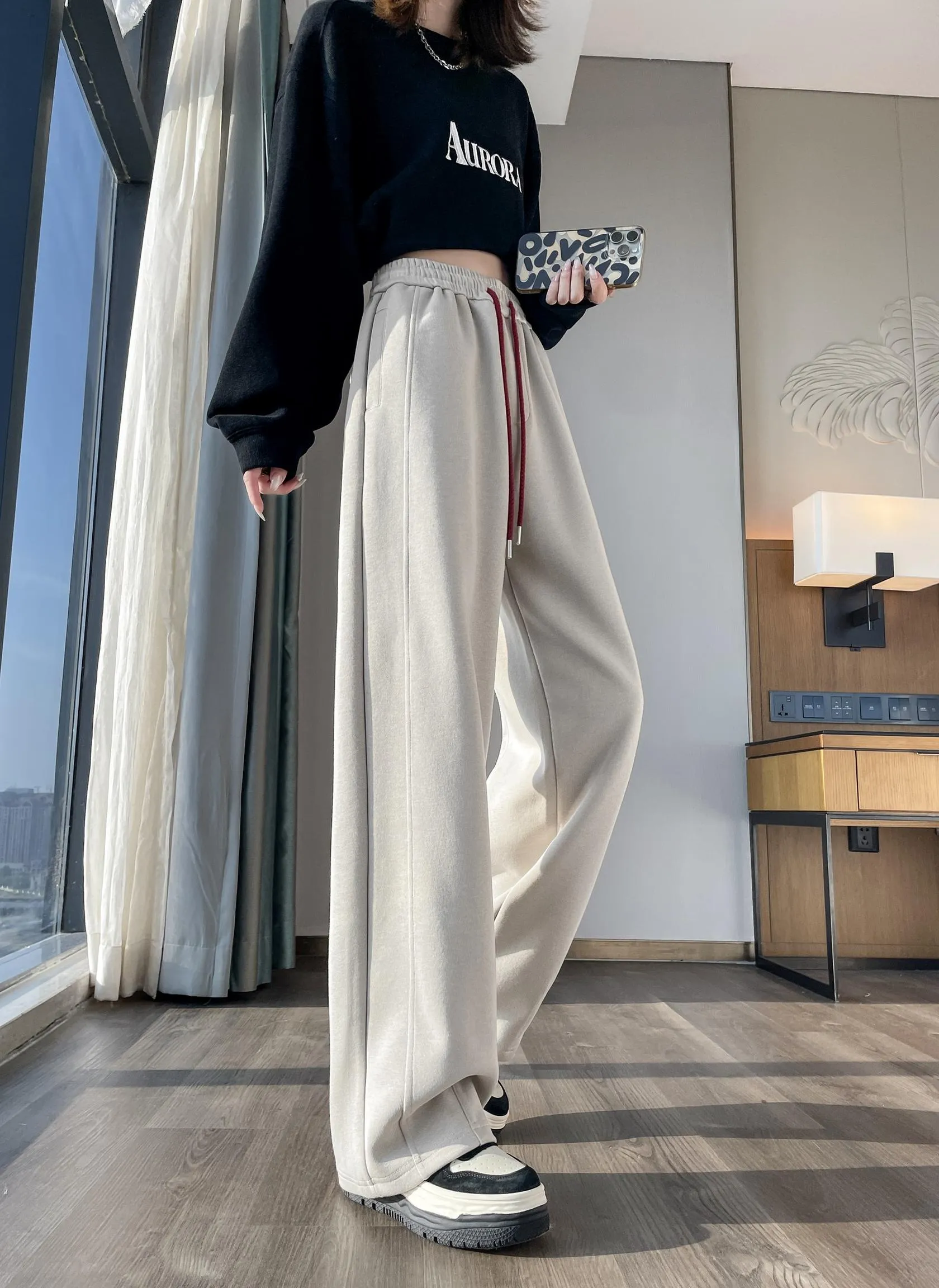 Solid Color Straight-leg Sweatpants with Drawstring Waist