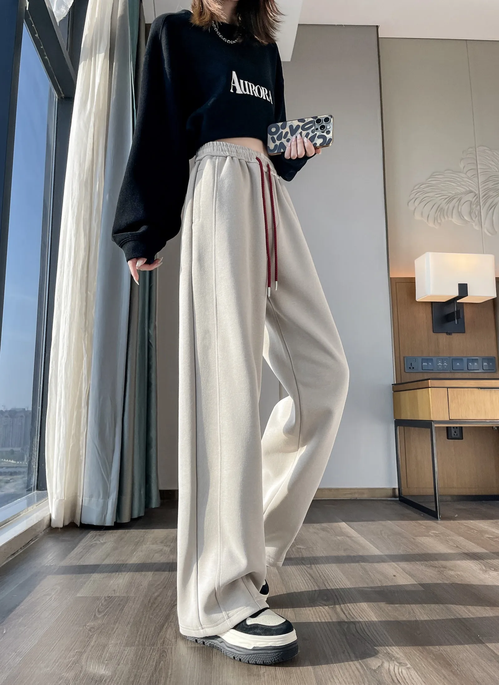Solid Color Straight-leg Sweatpants with Drawstring Waist