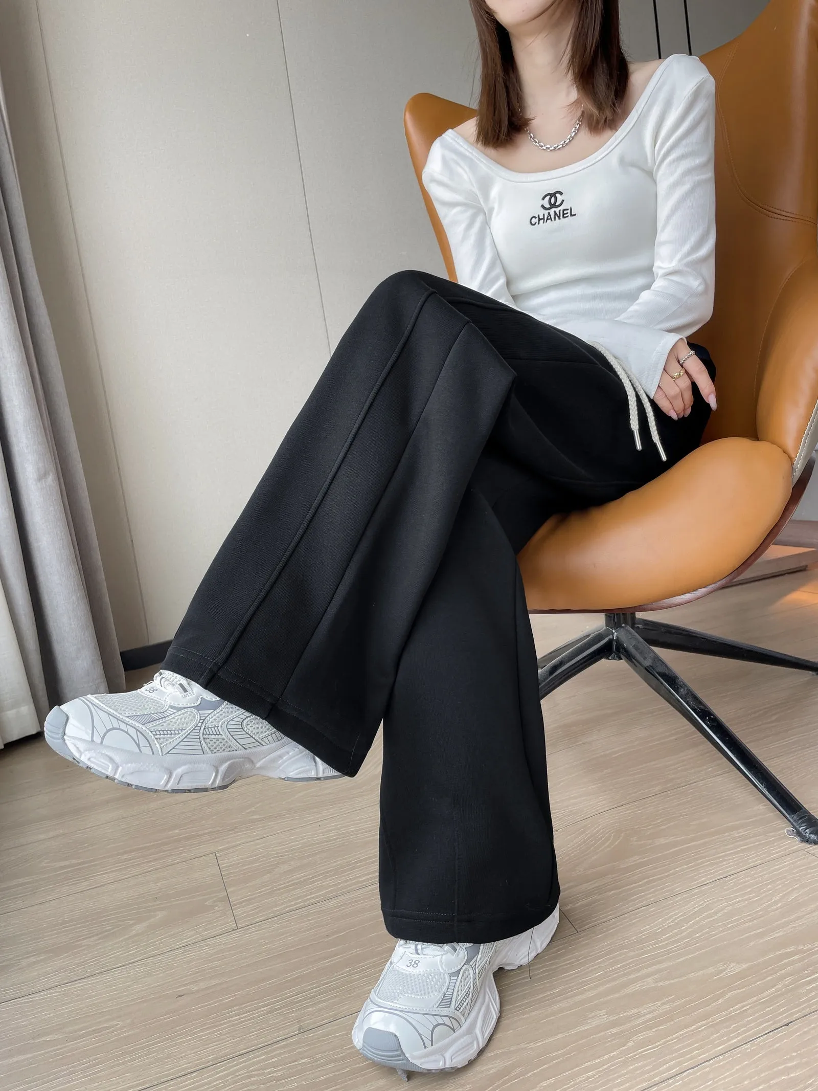 Solid Color Straight-leg Sweatpants with Drawstring Waist