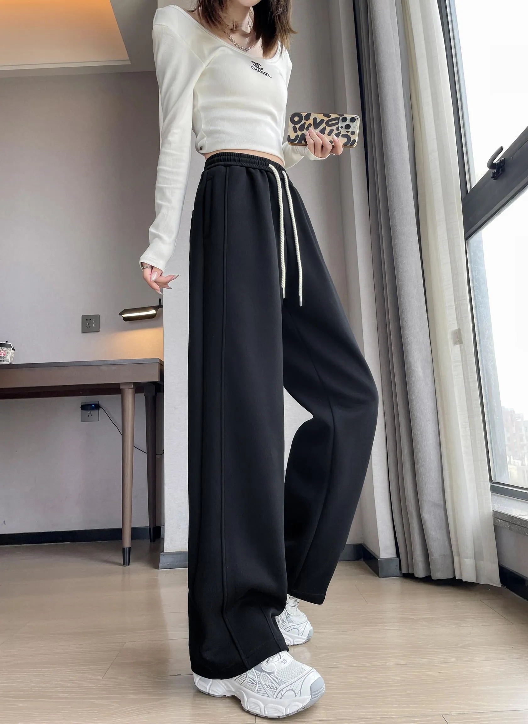 Solid Color Straight-leg Sweatpants with Drawstring Waist