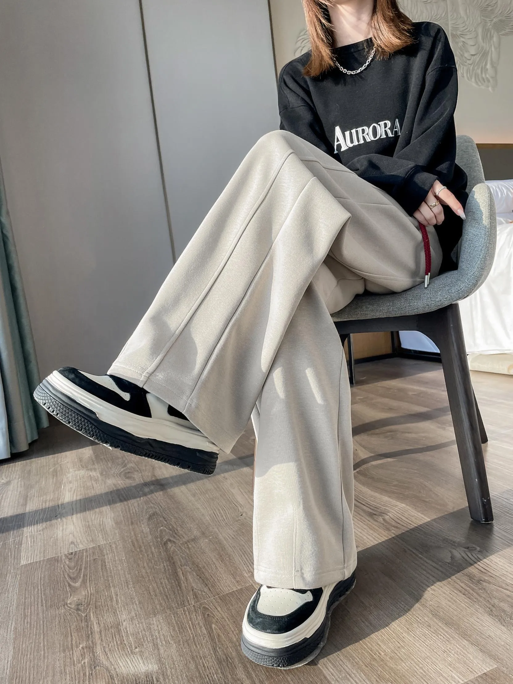 Solid Color Straight-leg Sweatpants with Drawstring Waist