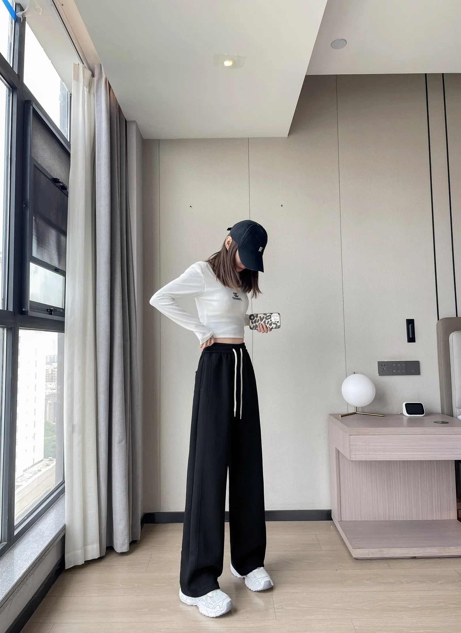 Solid Color Straight-leg Sweatpants with Drawstring Waist