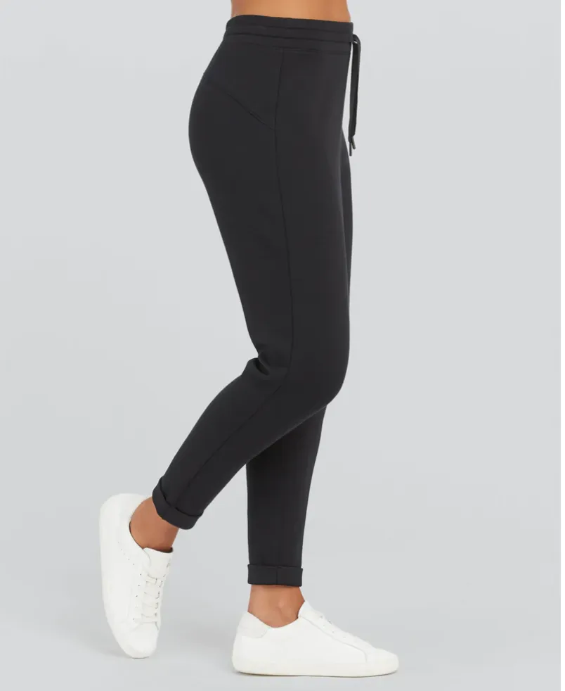 Spanx Airessentials Tapered Pant - Very Black