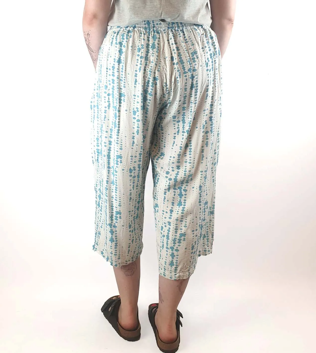 Suku white print wide leg pants size L, best fits AU12-14