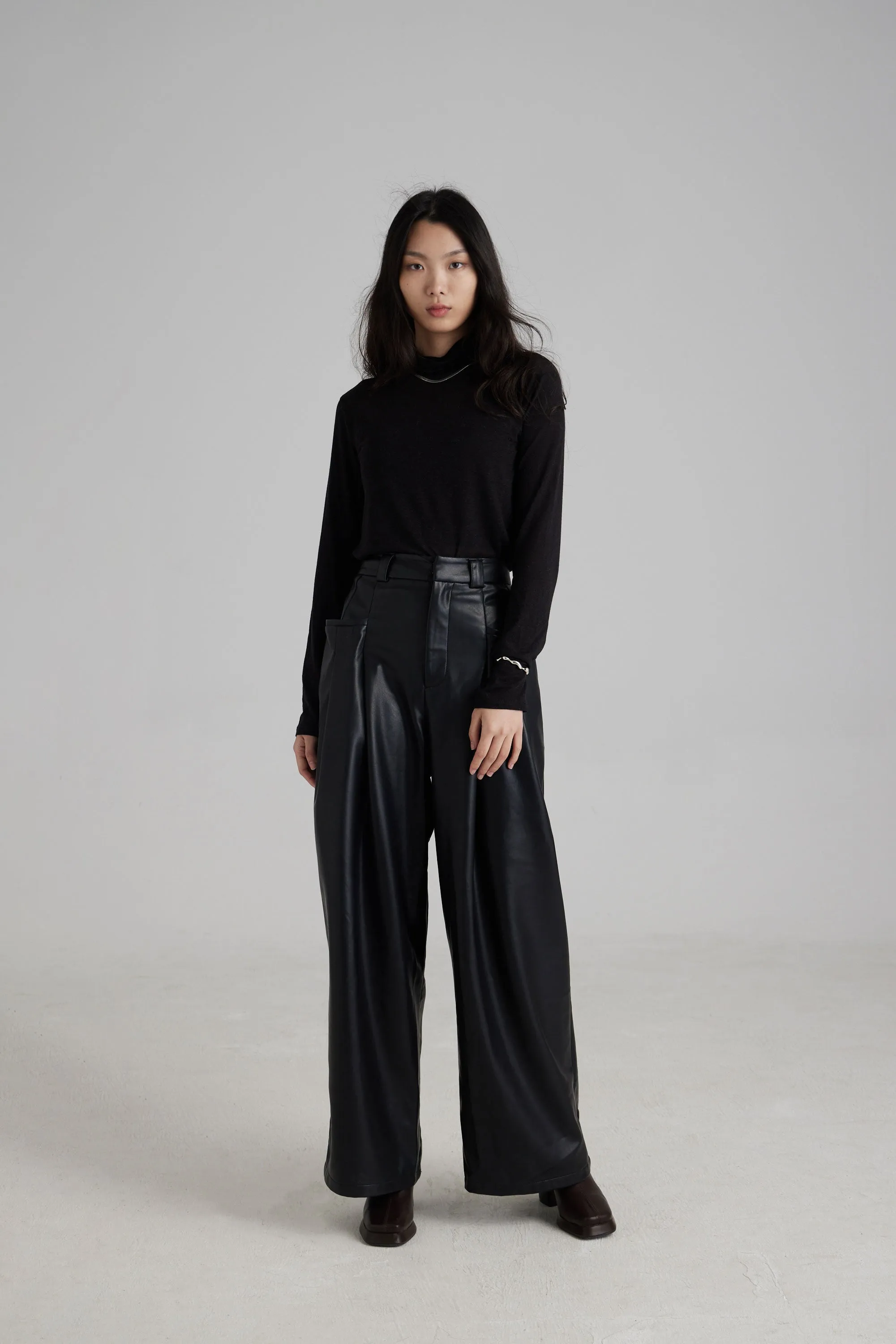 TR2404 Lucia Vegan Leather Wide-Leg Pants