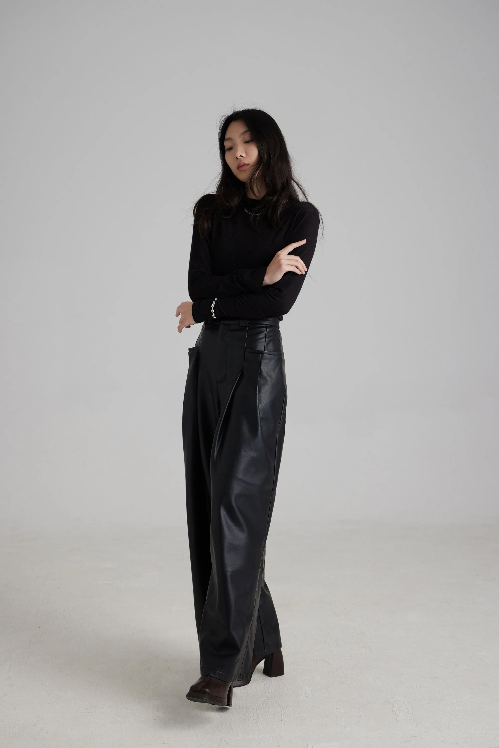 TR2404 Lucia Vegan Leather Wide-Leg Pants