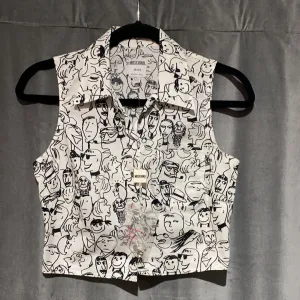 Vintage: Moschino Cartoon Button Down Tank Top