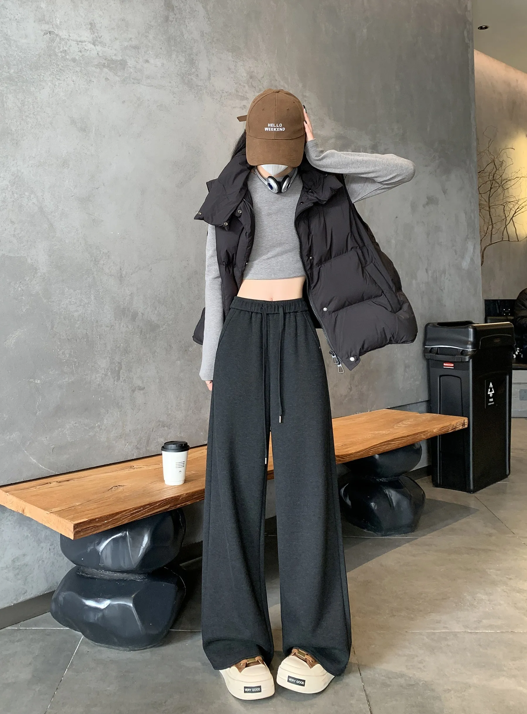 Women's Straight Leg Solid Color Sweatpants with Comfortable Fit
