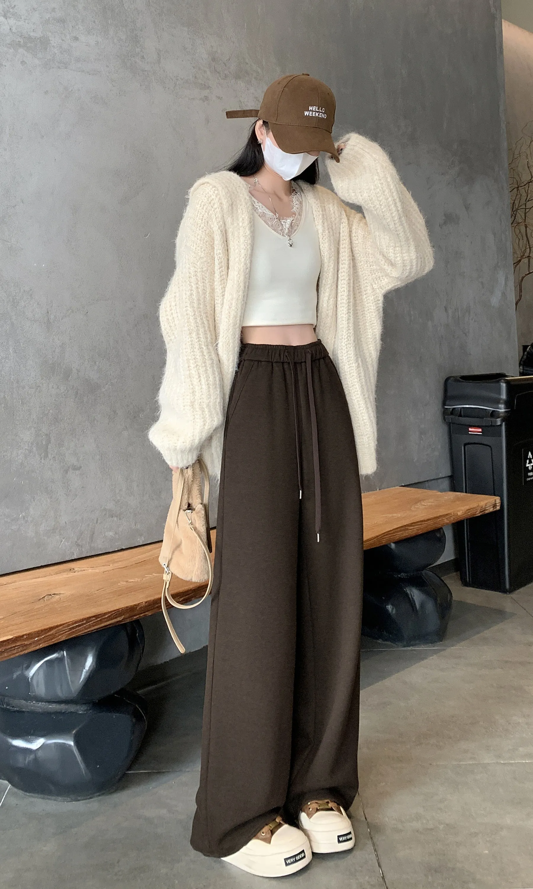 Women's Straight Leg Solid Color Sweatpants with Comfortable Fit