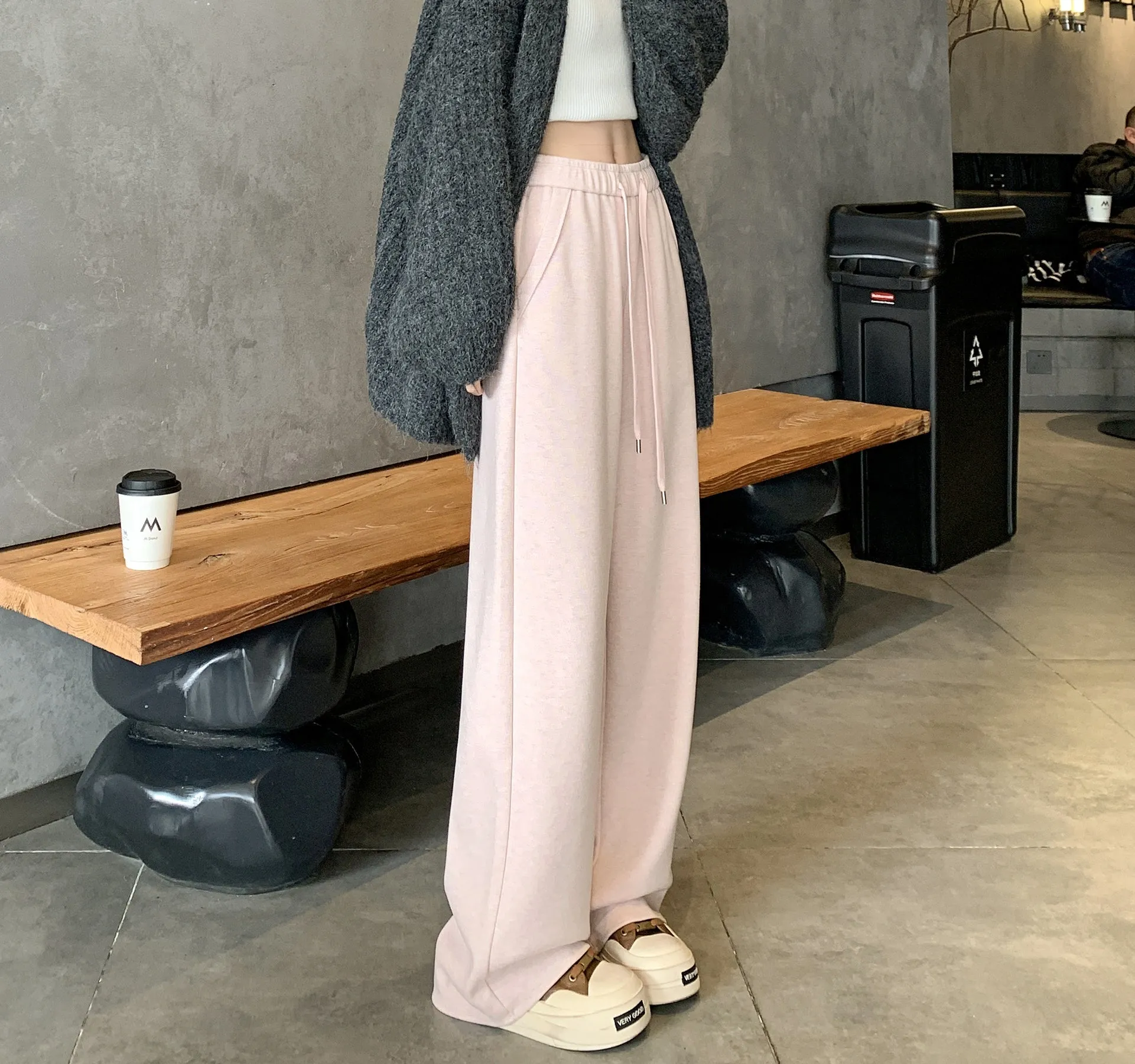 Women's Straight Leg Solid Color Sweatpants with Comfortable Fit