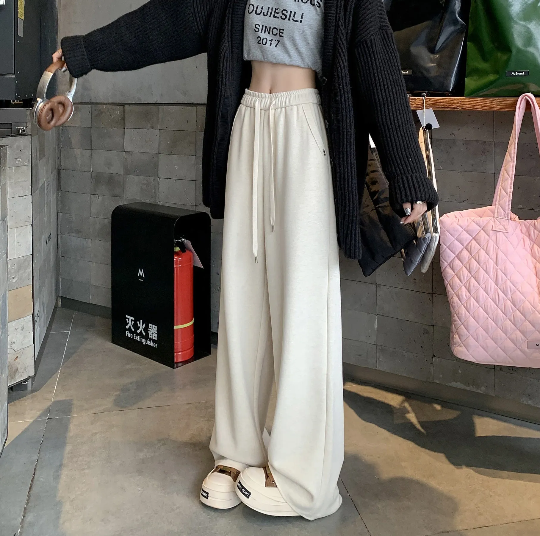 Women's Straight Leg Solid Color Sweatpants with Comfortable Fit