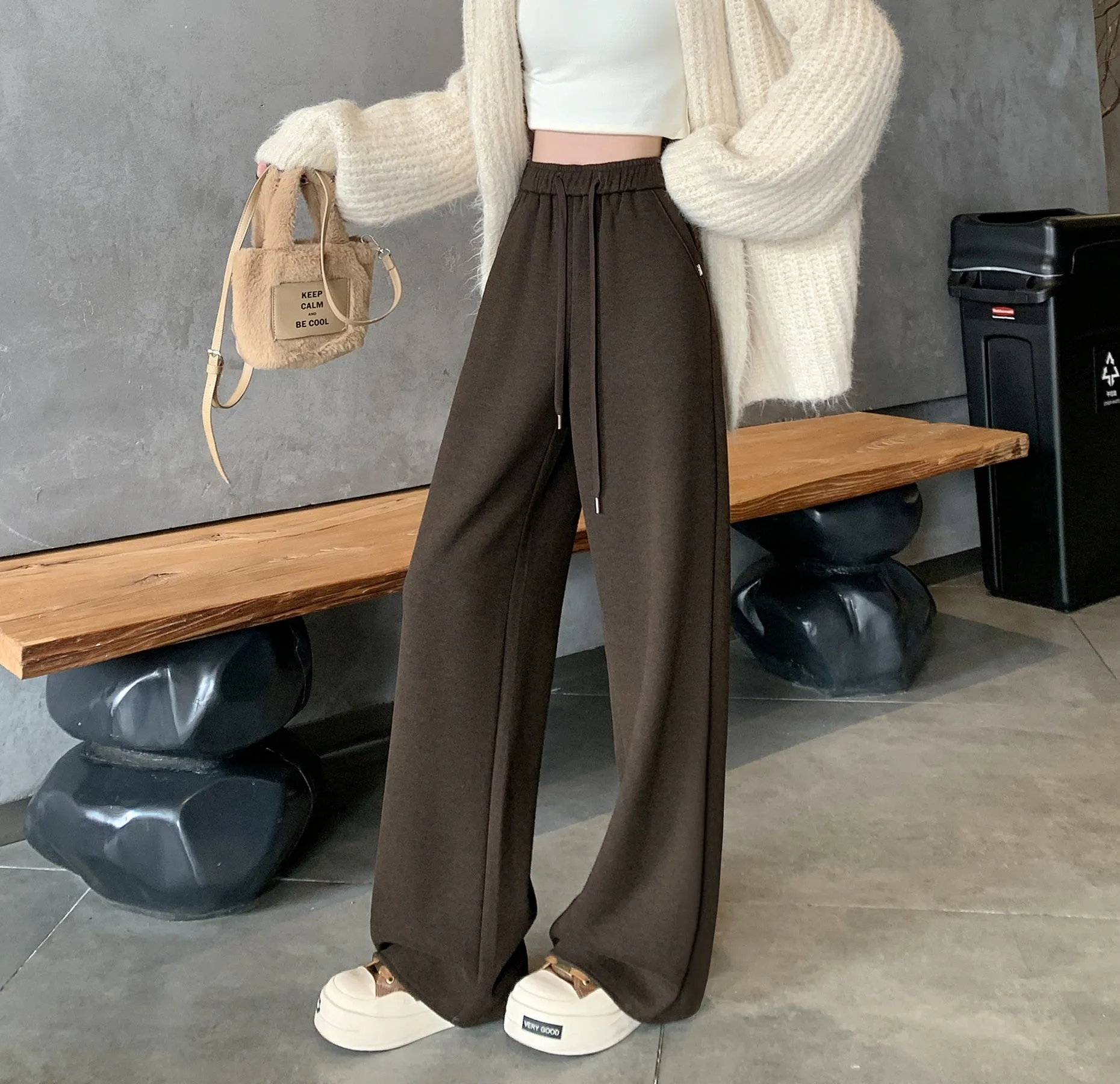 Women's Straight Leg Solid Color Sweatpants with Comfortable Fit