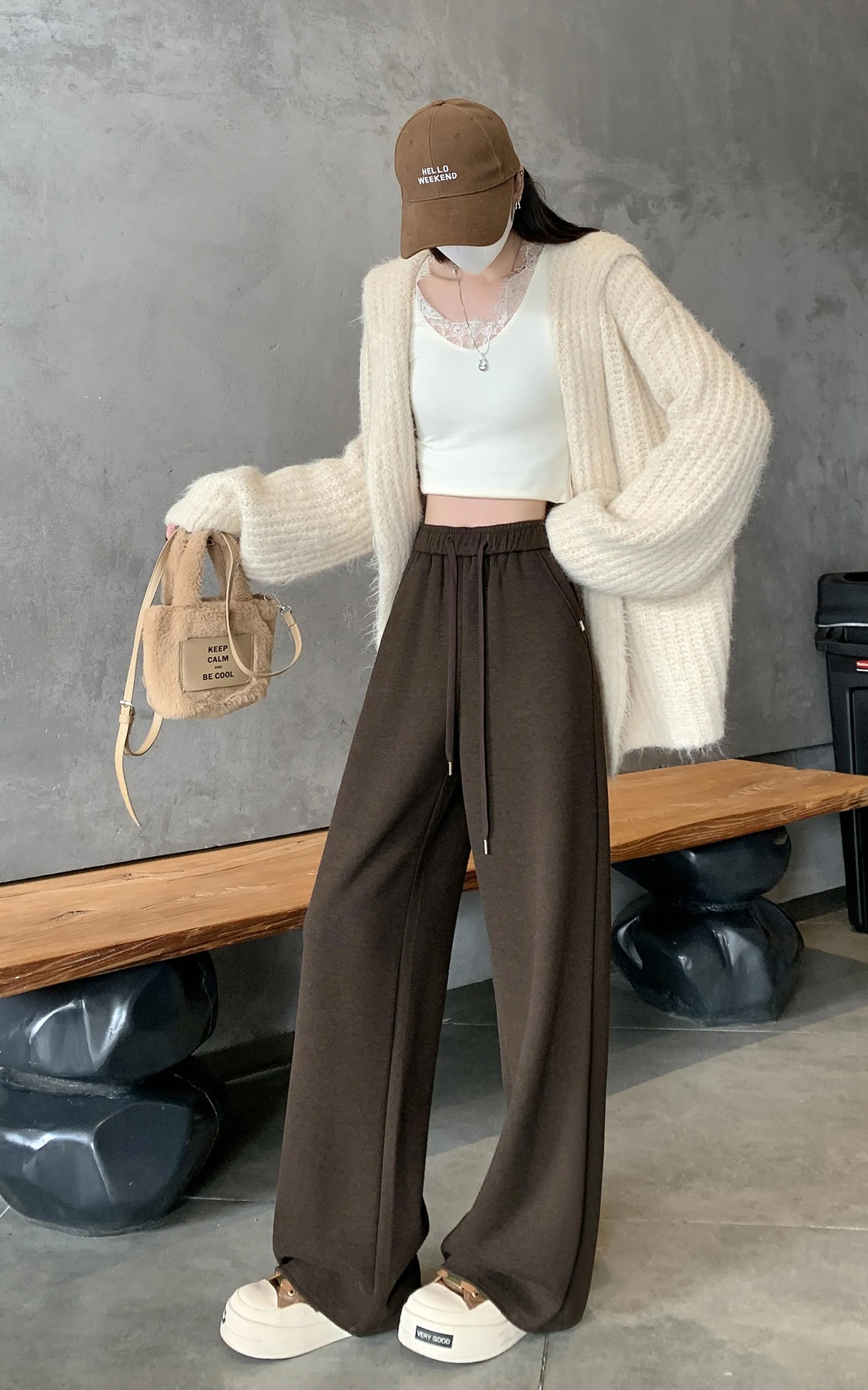 Women's Straight Leg Solid Color Sweatpants with Comfortable Fit
