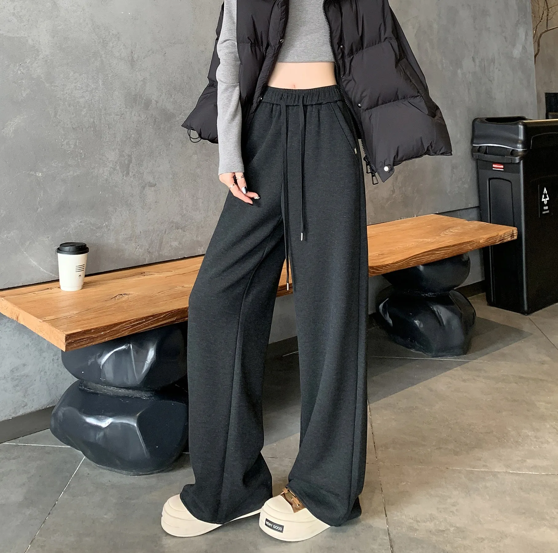 Women's Straight Leg Solid Color Sweatpants with Comfortable Fit